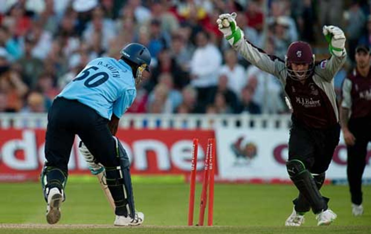 Craig Kieswetter celebrates as Dwayne Smith is stumped, but his 59 off 26 balls led Sussex to 172, Somerset v Sussex, Twenty20 Cup final, Edgbaston, August 15, 2009