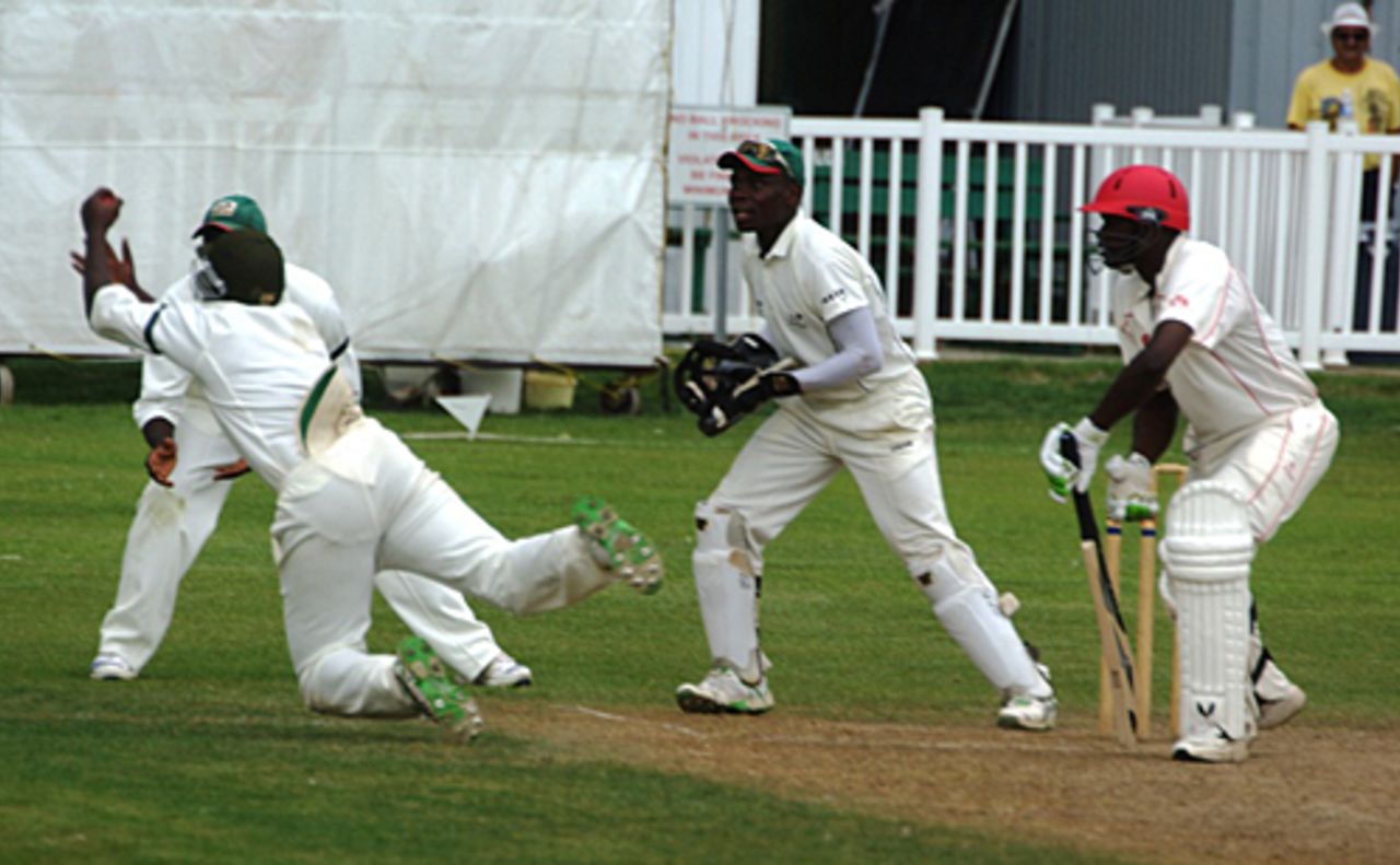 David Obuya takes a smart catch to dismiss last man Henry Osinde, Canada v Kenya, ICC Intercontinental Cup, 4th day, King City, August 17, 2009