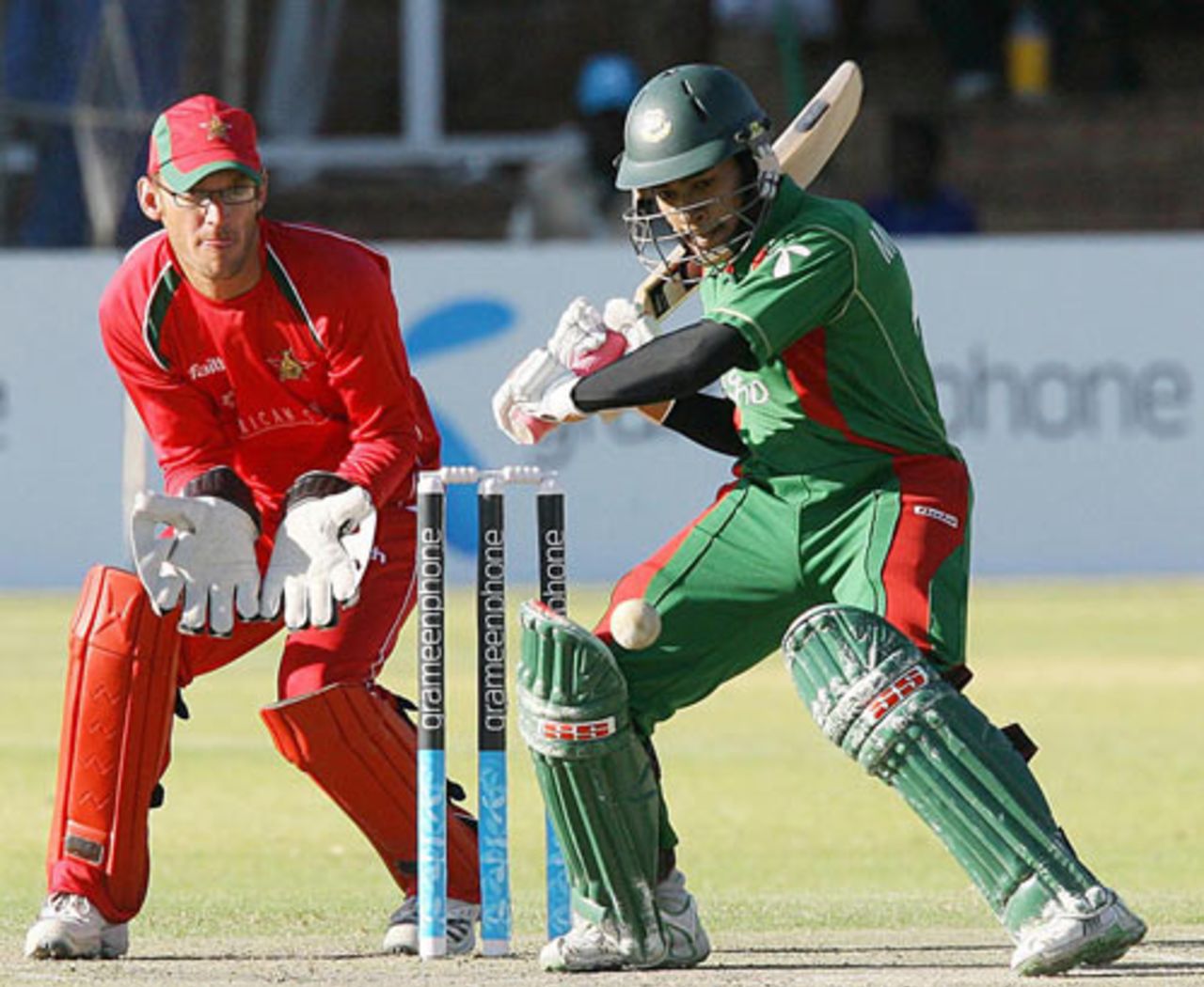 Charles Coventry looks on as Mushfiqur Rahim shapes to cut, Zimbabwe v Bangladesh, 5th ODI, Bulawayo, August 18, 2009