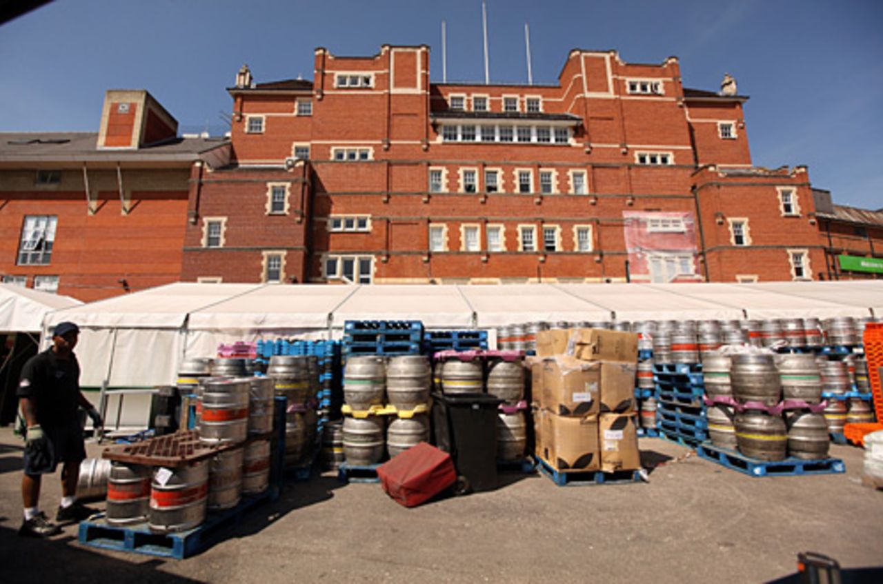 Oh beery me: The Oval prepares for the final Test, The Oval, August 19, 2009