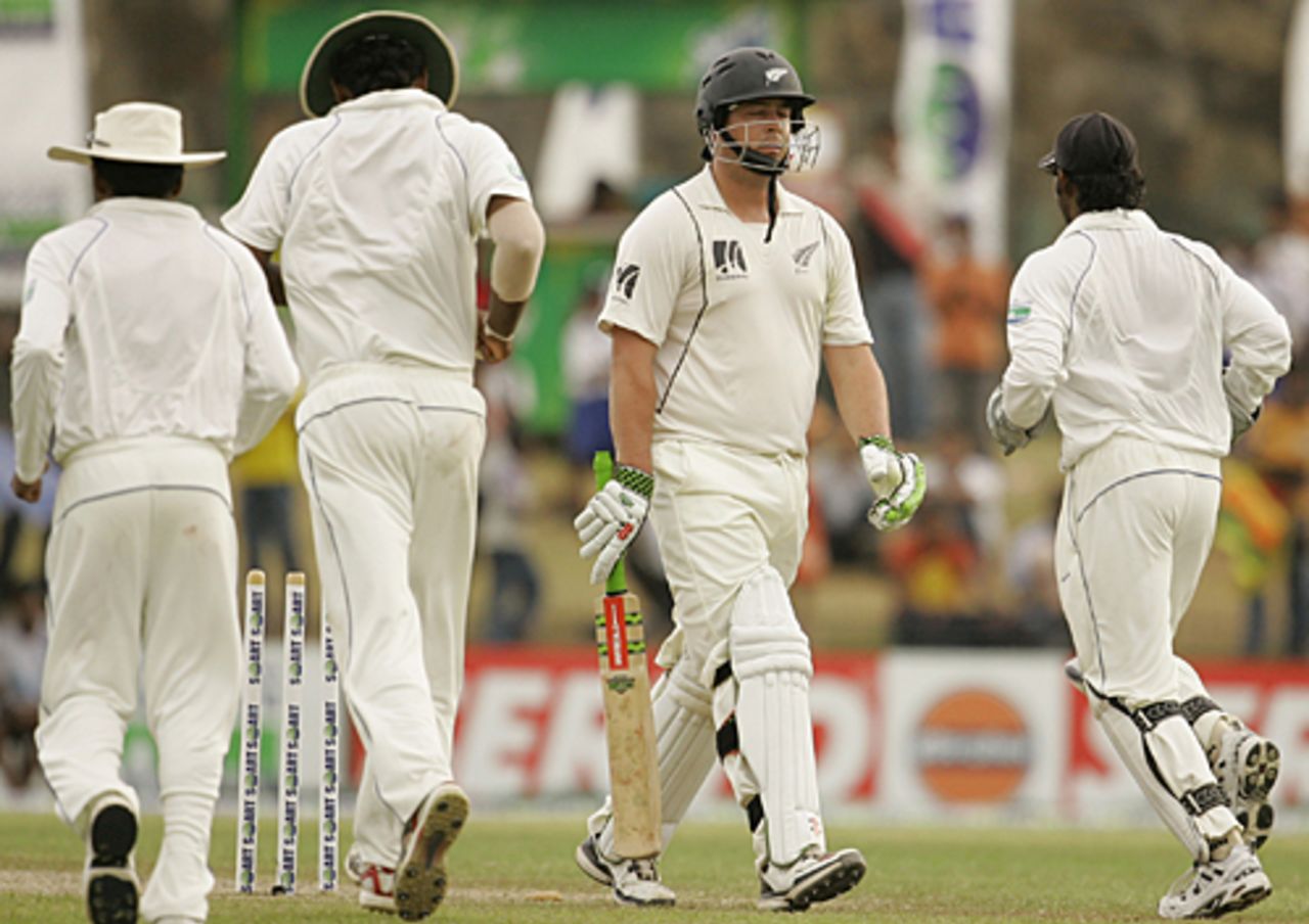 Jesse Ryder heads back to the pavilion disappointed, Sri Lanka v New Zealand, 1st Test, Galle, 3rd day, August 20, 2009