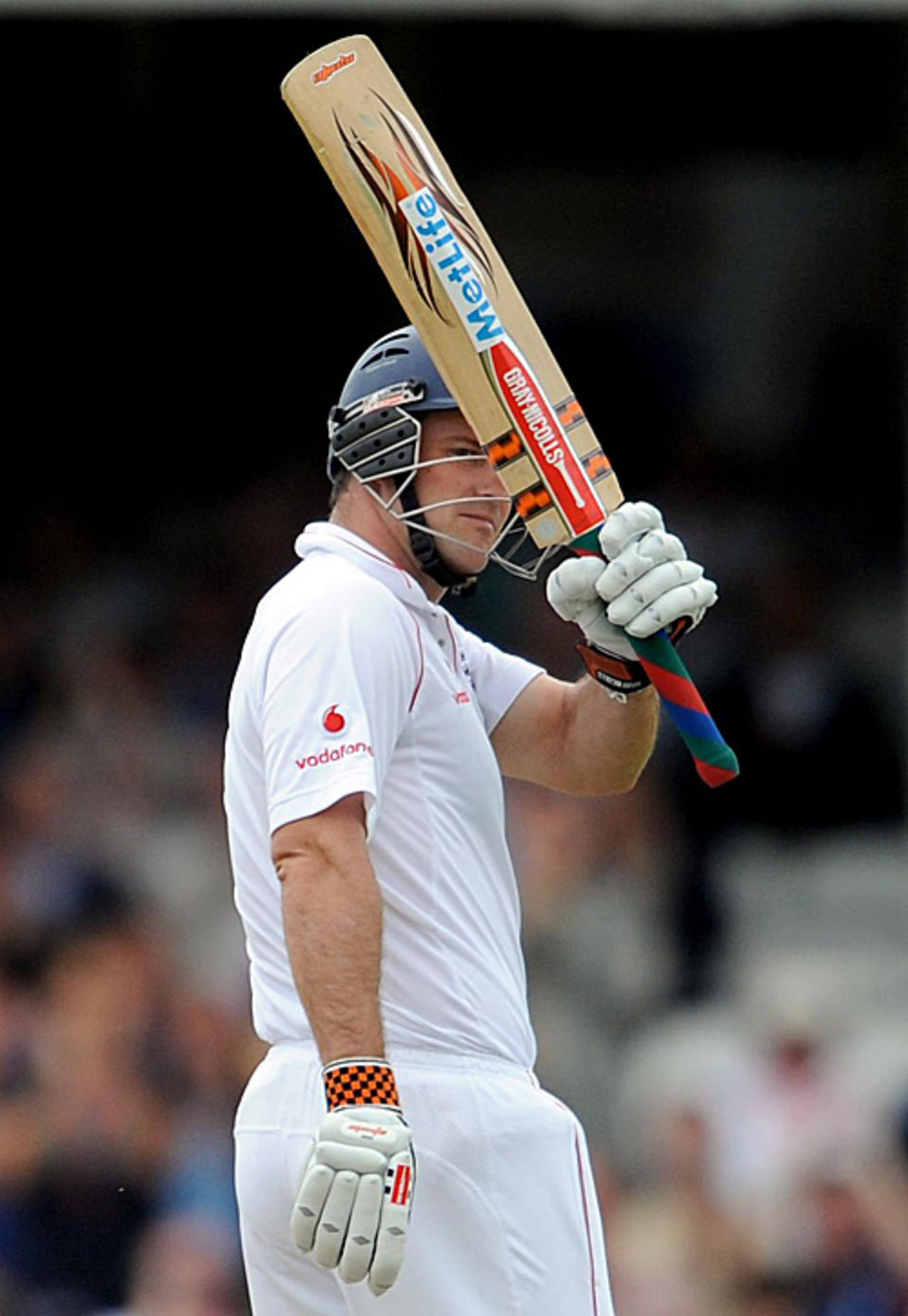Andrew Strauss acknowledges applause for a very patient fifty, England v Australia, 5th Test, The Oval, 3rd day, August 22, 2009