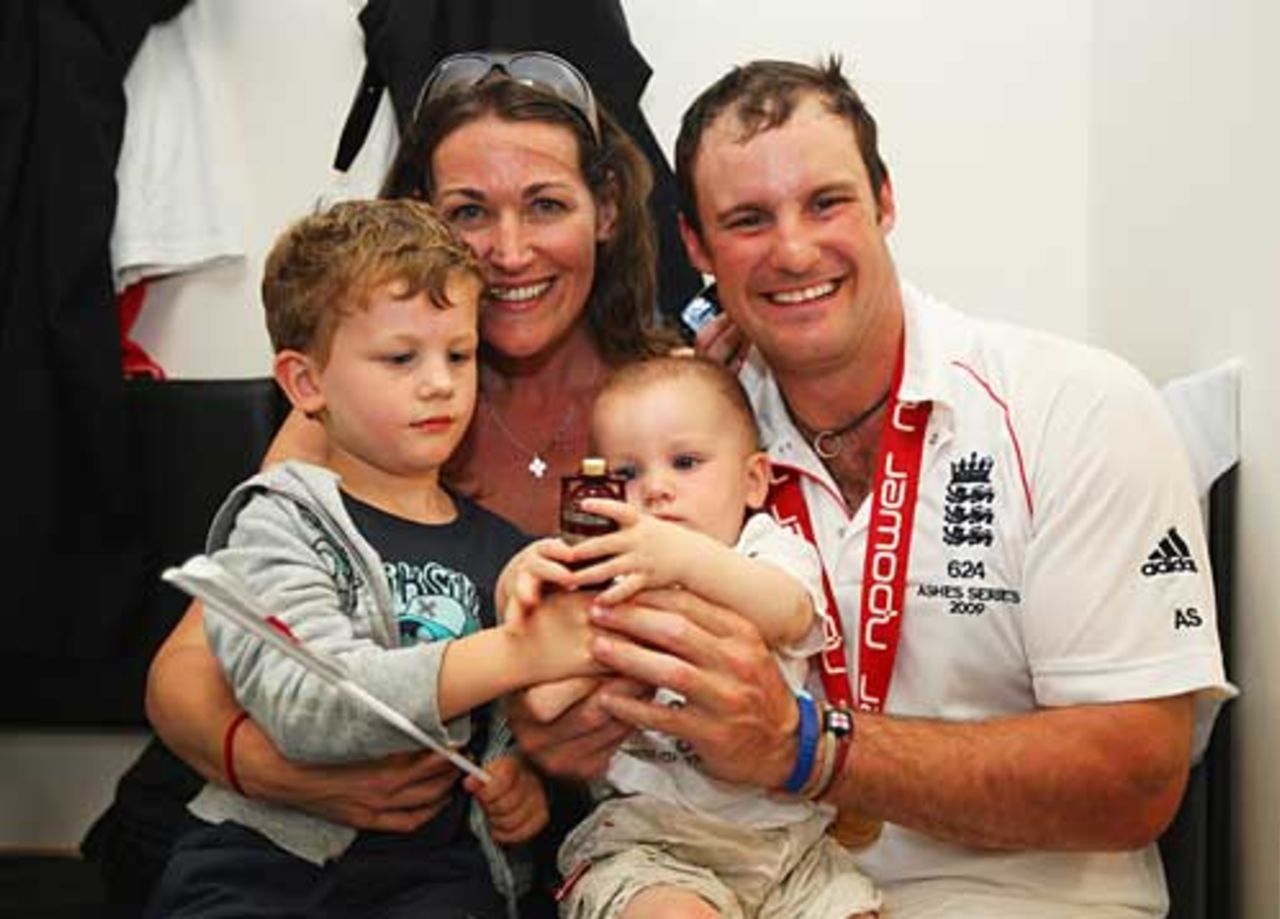 Andrew Strauss with his wife, kids...and the Ashes, England v Australia, 5th Test, The Oval, 4th day, August 23, 2009