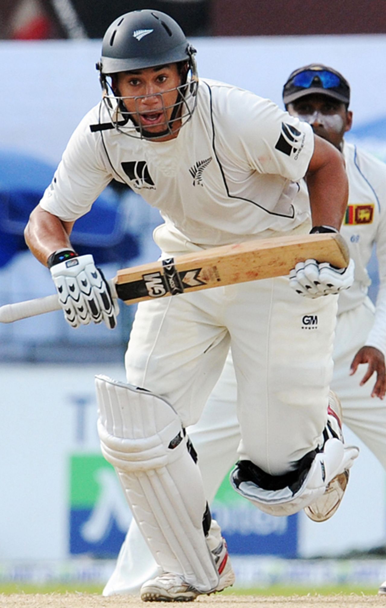 Ross Taylor runs hard, Sri Lanka v New Zealand, 2nd Test, SSC, Colombo, 2nd day, August 27, 2009
