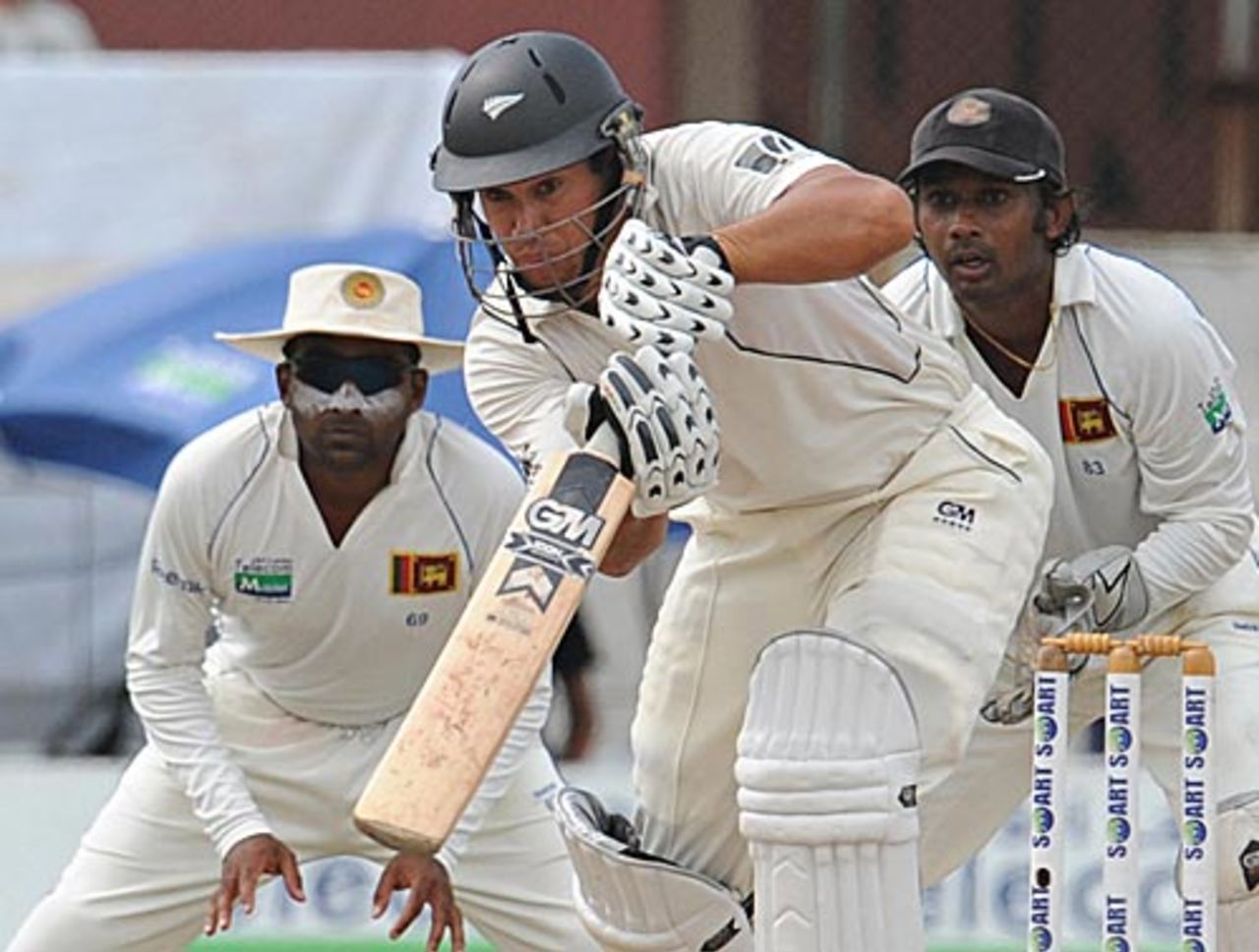 Ross Taylor only managed 27, Sri Lanka v New Zealand, 2nd Test, SSC, Colombo, 4th day, August 29, 2009
