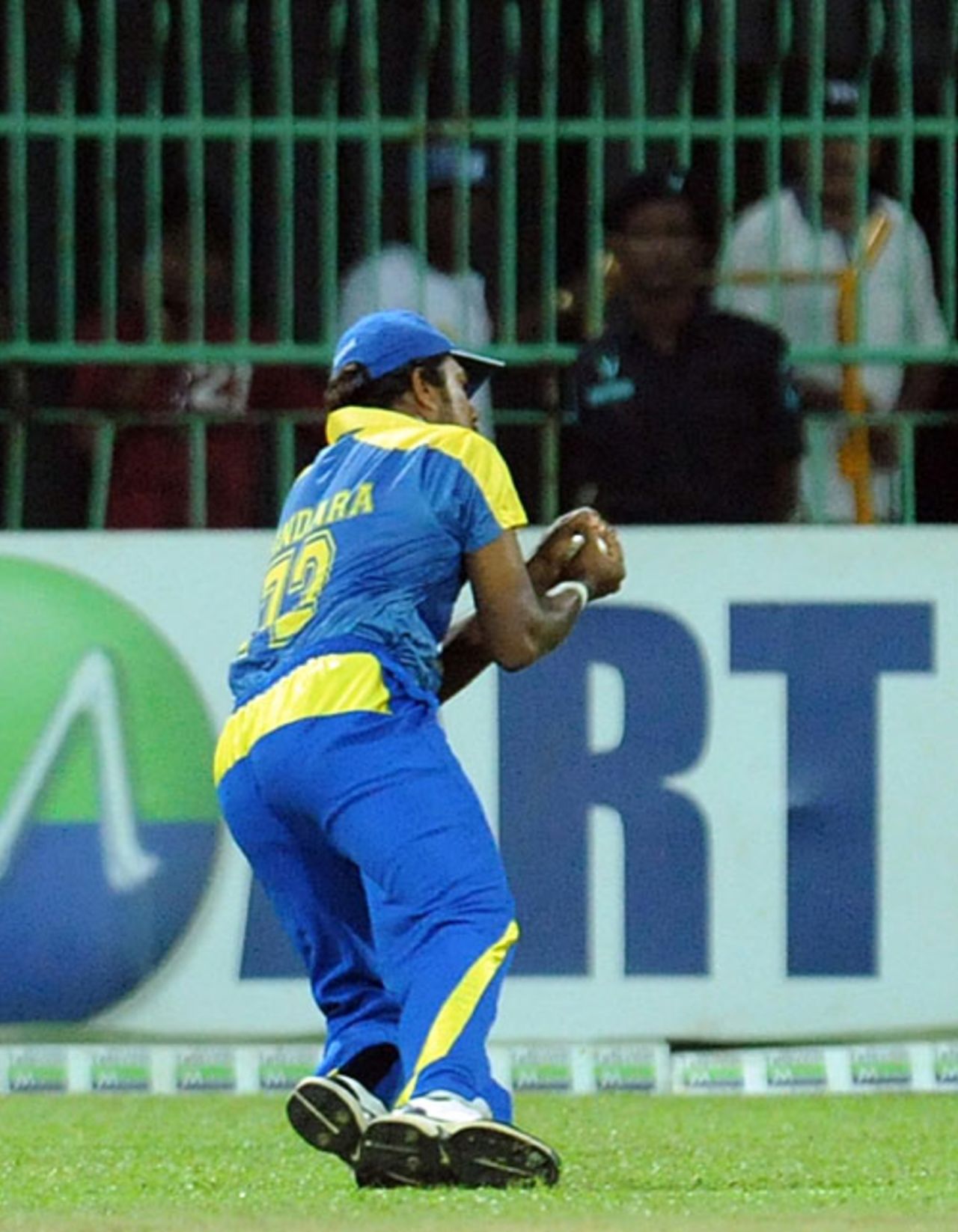 Malinga Bandara takes a catch to dismiss Jesse Ryder, Sri Lanka v New Zealand, 1st Twenty20, Colombo, September 2, 2009