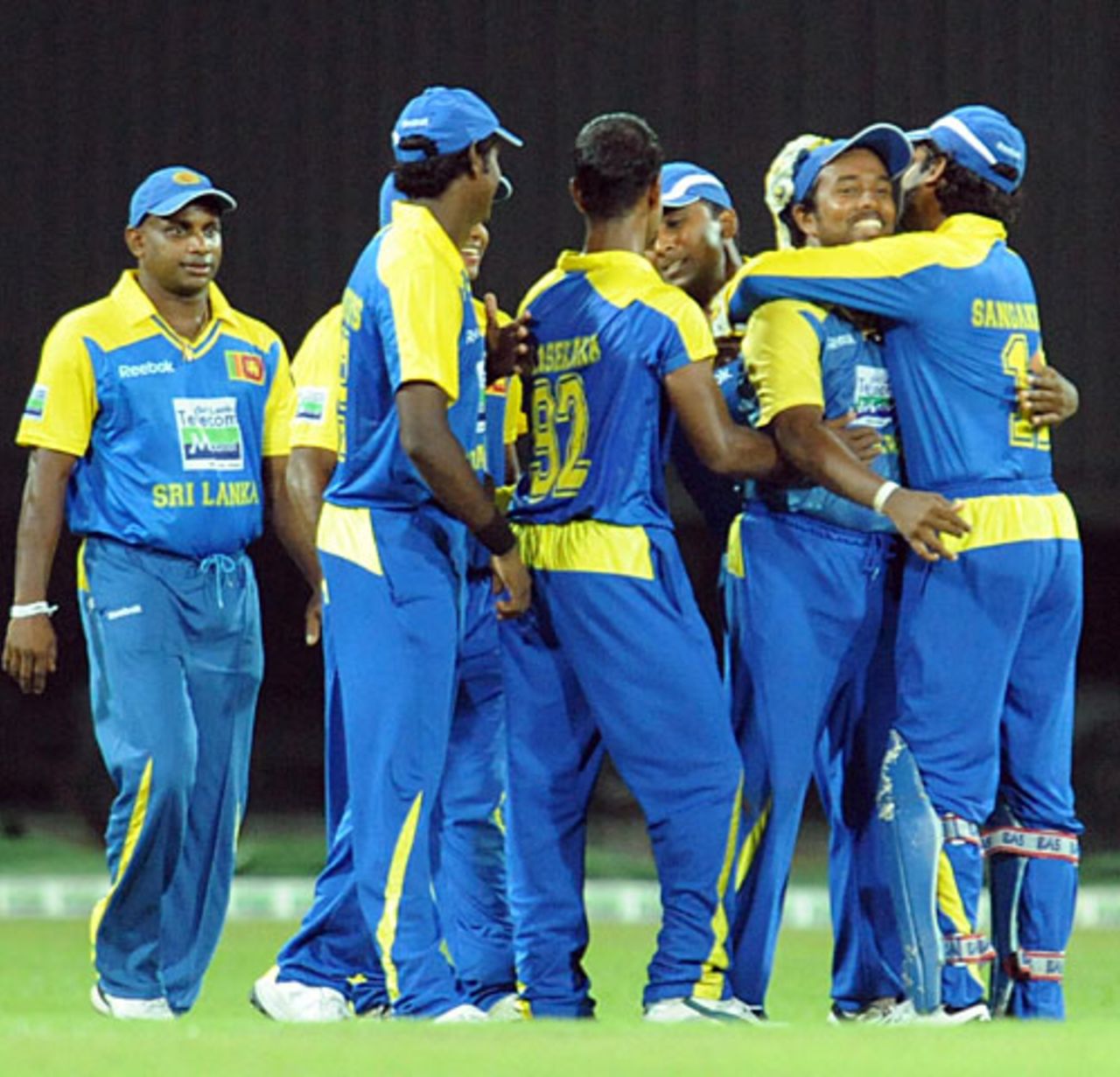 Malinga Bandara is congratulated for his catch to remove Jesse Ryder, Sri Lanka v New Zealand, 1st Twenty20, Colombo, September 2, 2009
