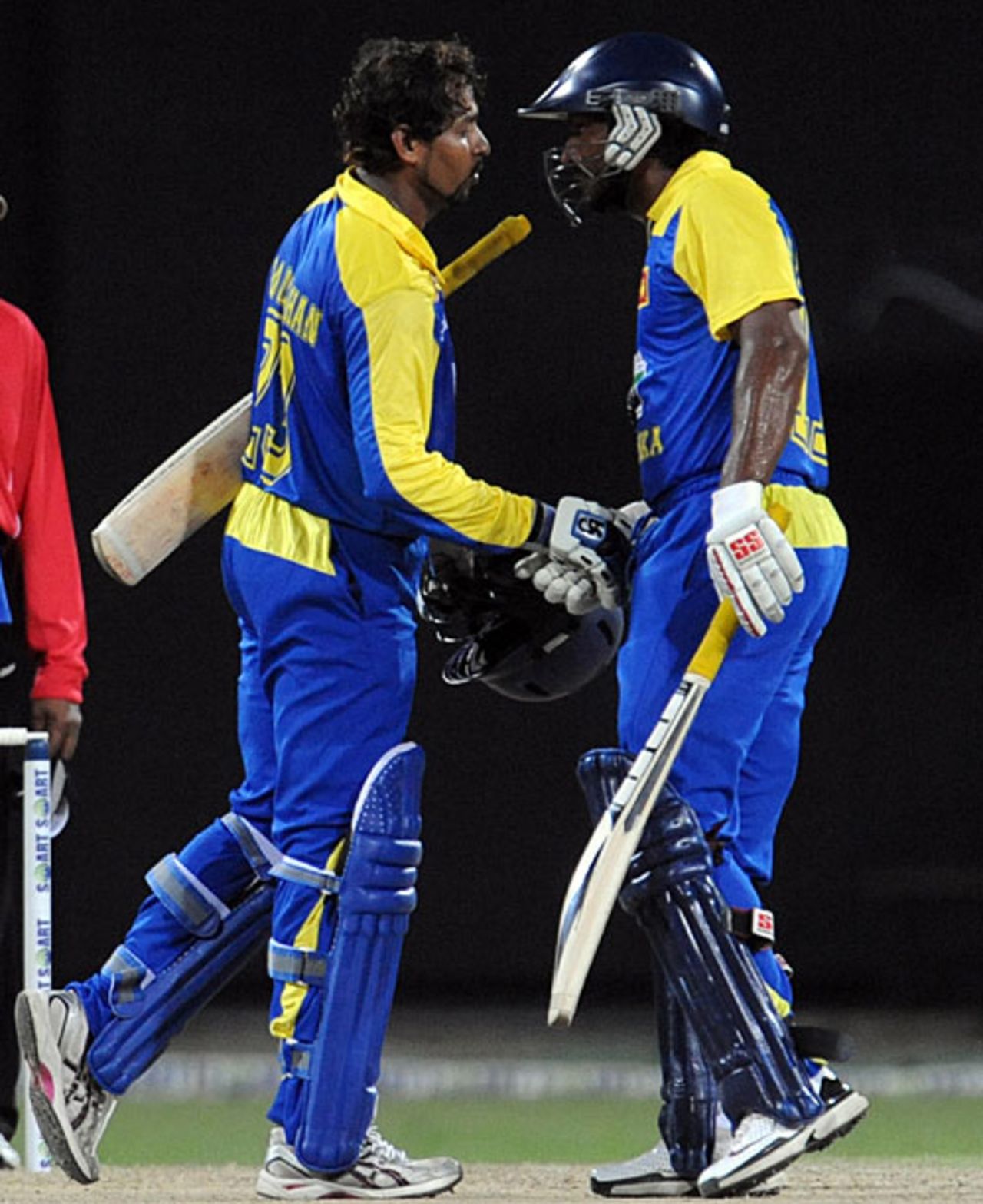 Kumar Sangakkara congratulates Tillakaratne Dilshan for his fifty, Sri Lanka v New Zealand, 1st Twenty20, Colombo, September 2, 2009
