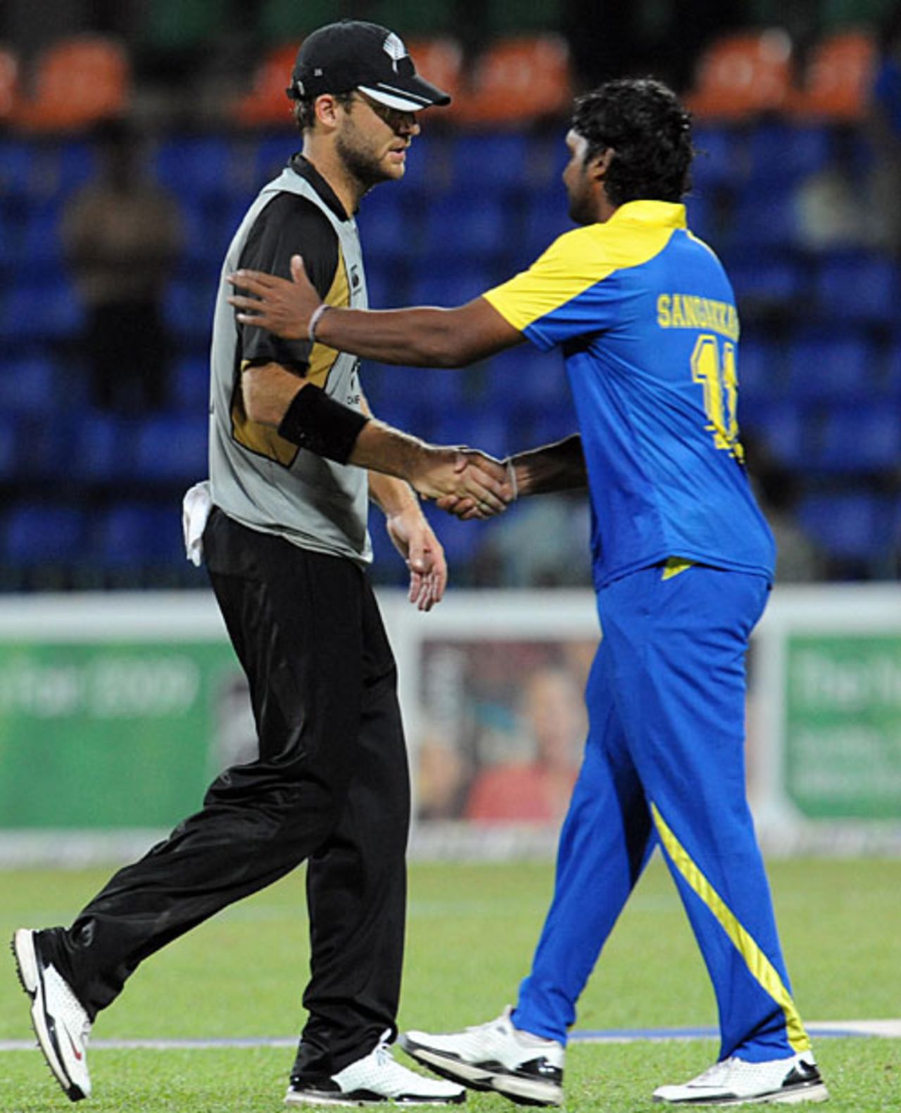 Kumar Sangakkara congratulates Daniel Vettori on the win, Sri Lanka v New Zealand, 1st Twenty20, Colombo, September 2, 2009