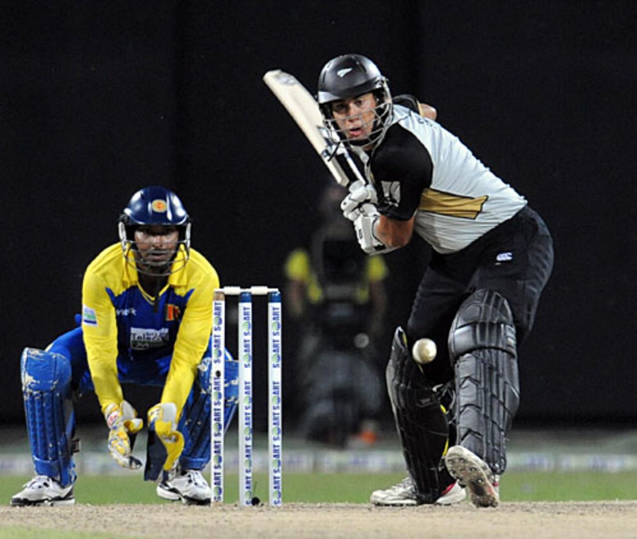 Ross Taylor looks to hit the ball, Sri Lanka v New Zealand, 2nd Twenty20, Colombo, September 4, 2009