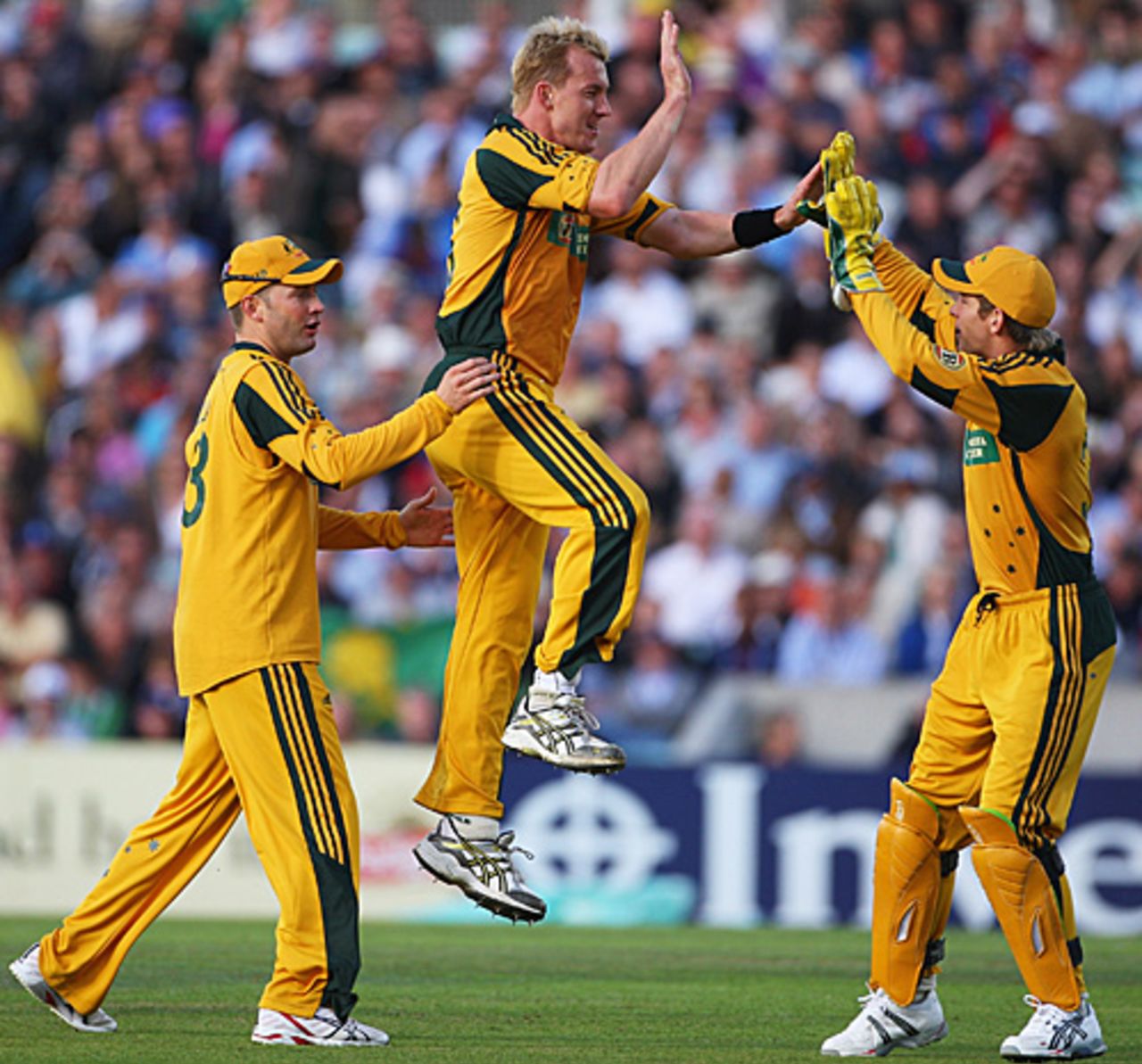 Brett Lee is overjoyed at removing Andrew Strauss, England v Australia, 1st ODI, The Oval, September 4, 2009