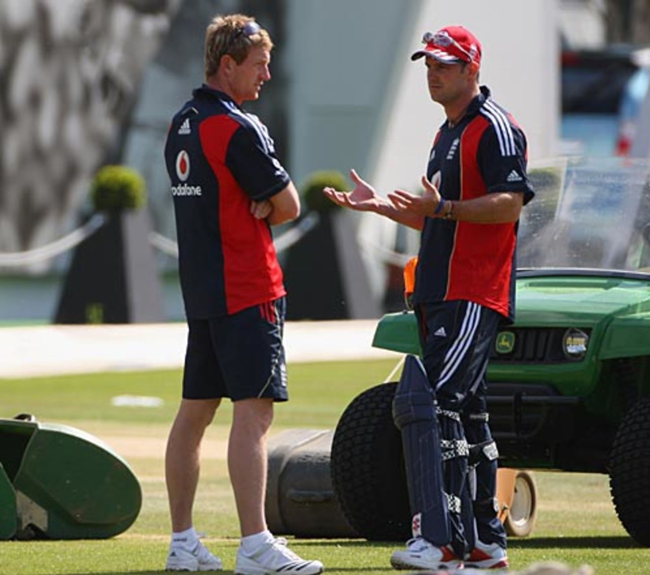 Andrew Strauss talks to Paul Collingwood on the eve of the second ODI, Lord's, September 5, 2008