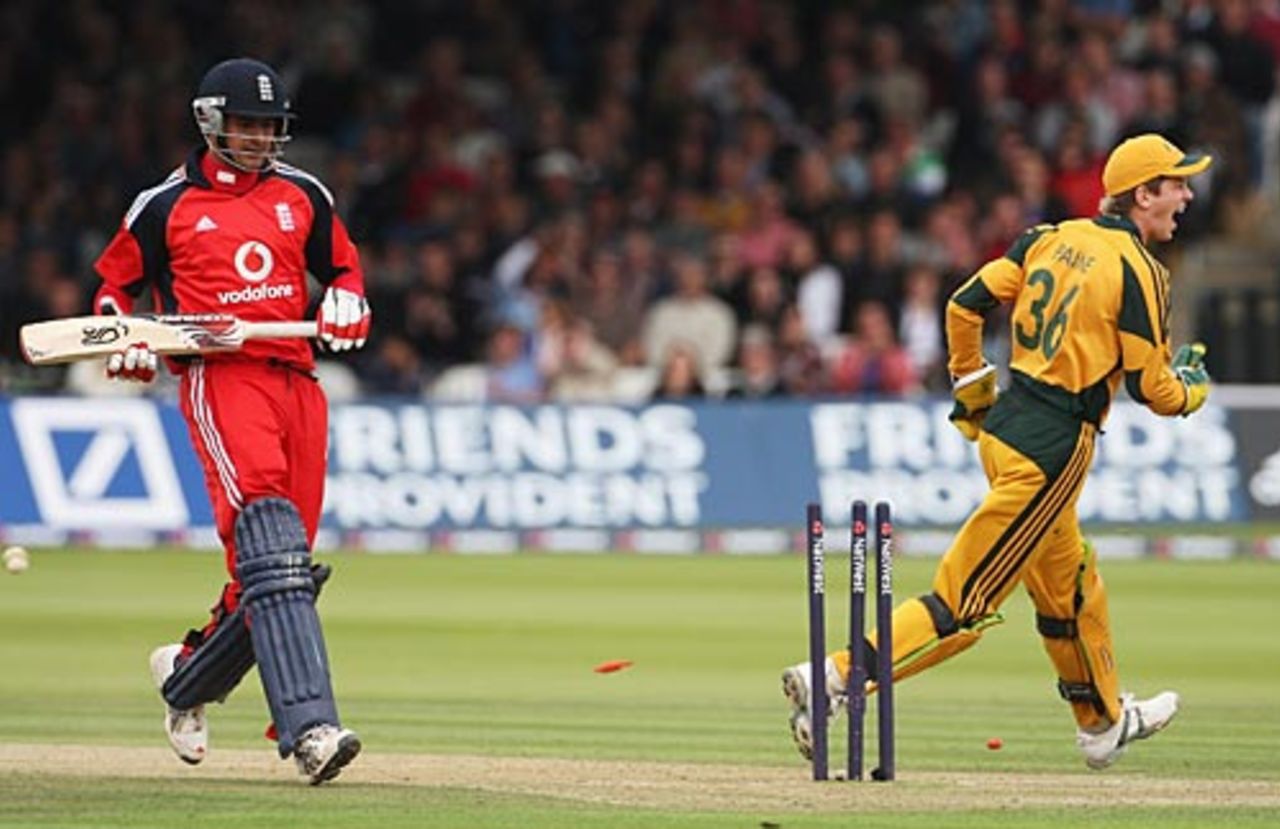 Owais Shah is run out by Tim Paine, England v Australia, 2nd ODI, Lord's, September 6, 2009