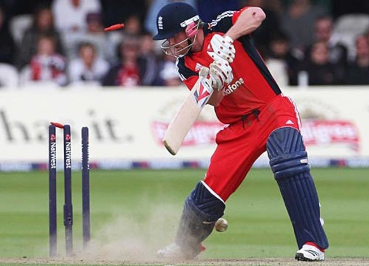 Paul Collingwood was the last man dismissed, England v Australia, 2nd ODI, Lord's, September 6, 2009