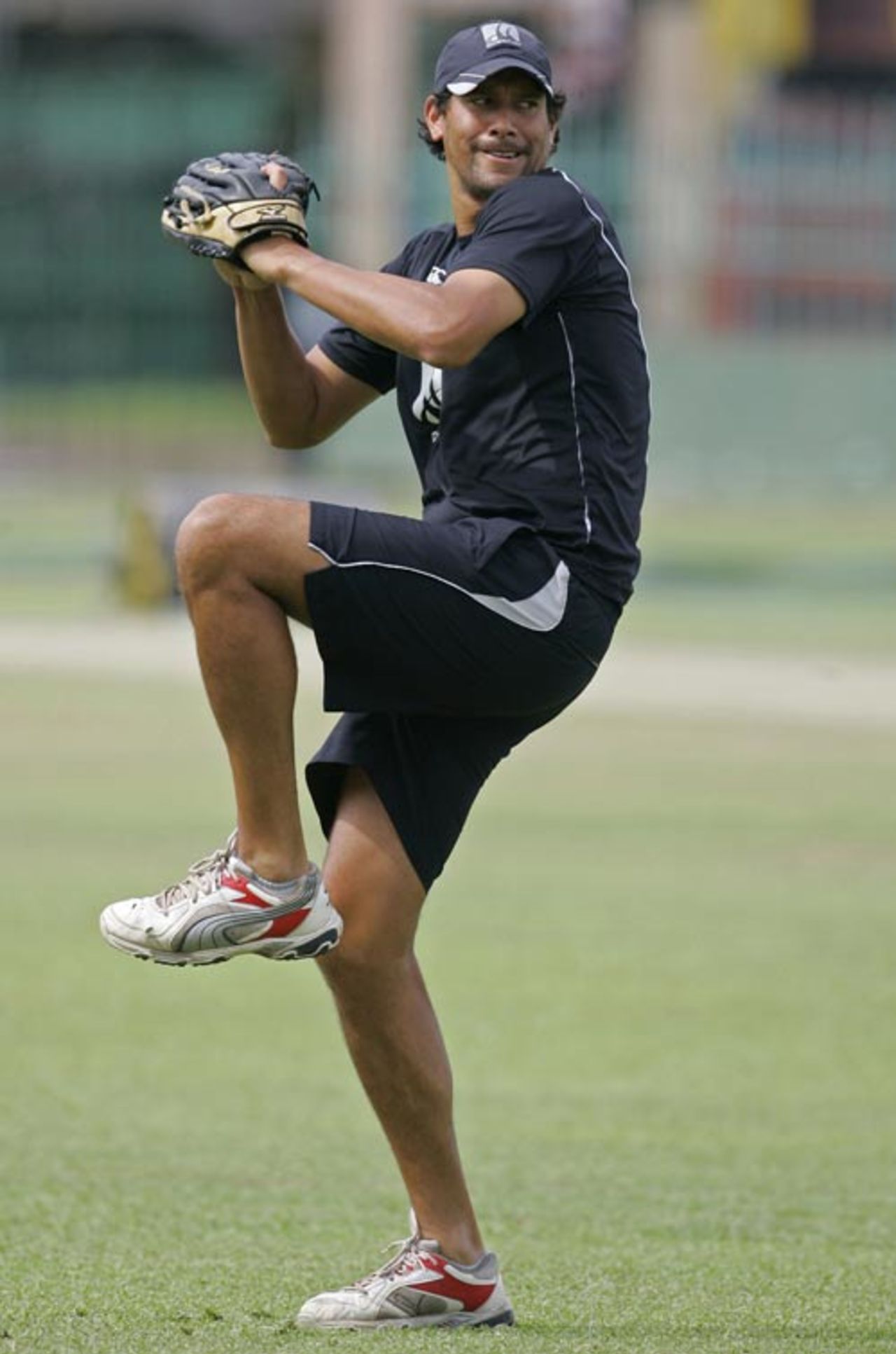 Daryl Tuffey prepares to throw a baseball during a training session, Colombo, September 7, 2009