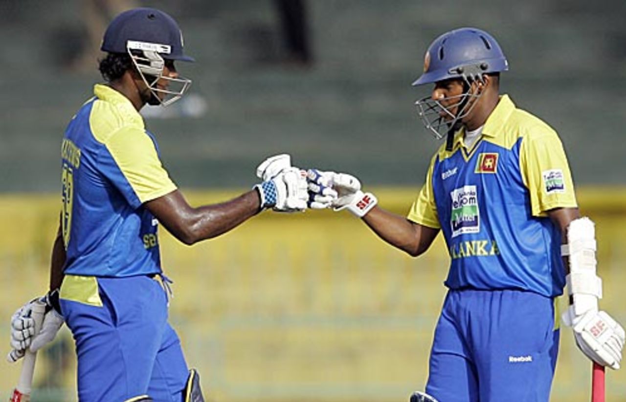 Angelo Mathews and Thilan Samaraweera added 127 for the sixth wicket, Sri Lanka v New Zealand, 1st match, Compaq Cup, Colombo, September 8, 2009