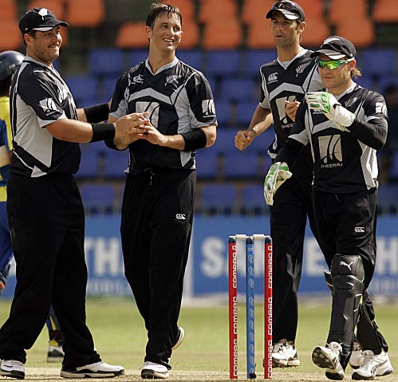 Shane Bond marked a successful return to ODI cricket, taking 3 for 43, Sri Lanka v New Zealand, 1st match, Compaq Cup, Colombo, September 8, 2009
