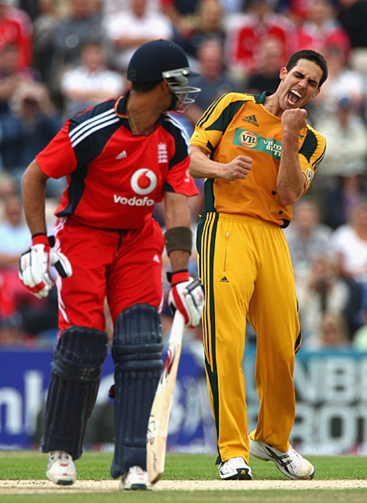 Mitchell Johnson is ecstatic after dismissing Owais Shah, England v Australia, 3rd ODI, Southampton, September 9, 2009