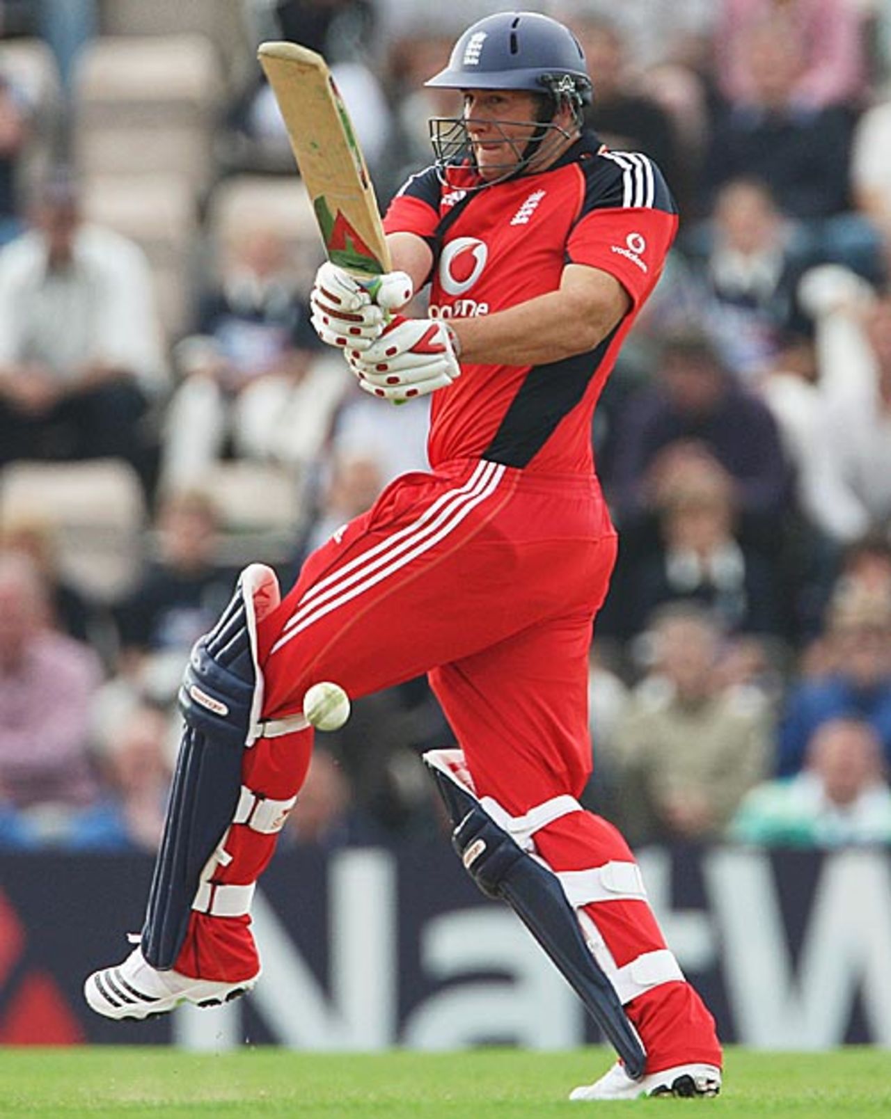 Tim Bresnan pulls late in the innings, England v Australia, 3rd ODI, Southampton, September 9, 2009