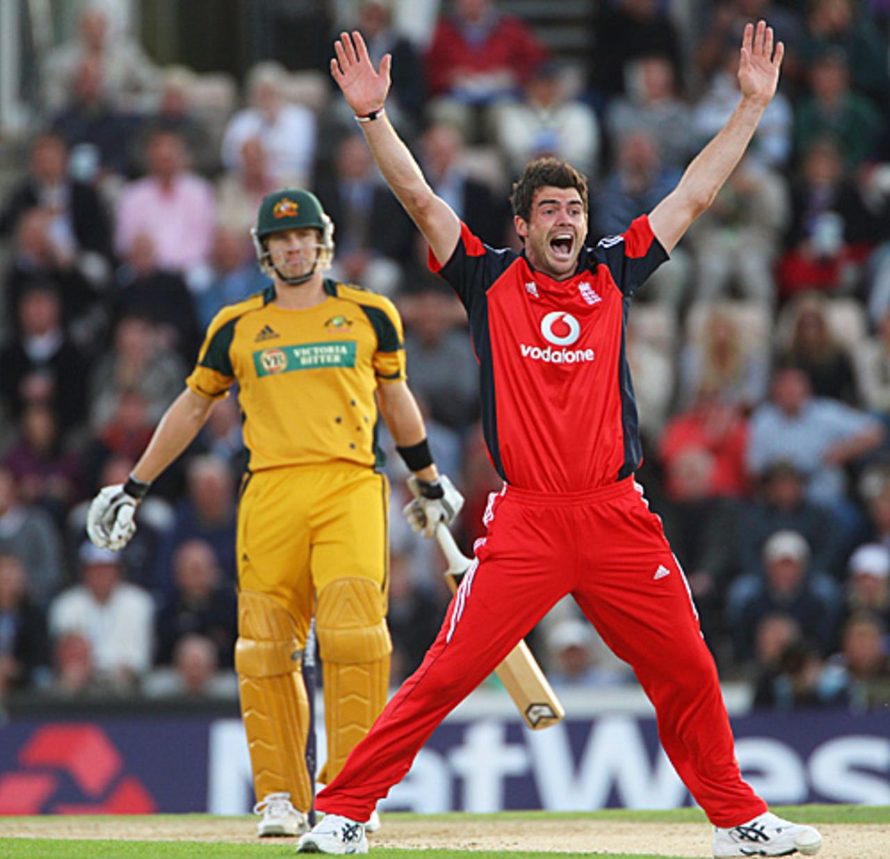 James Anderson successfully appeals for the wicket of Shane Watson, England v Australia, 3rd ODI, Southampton, September 9, 2009