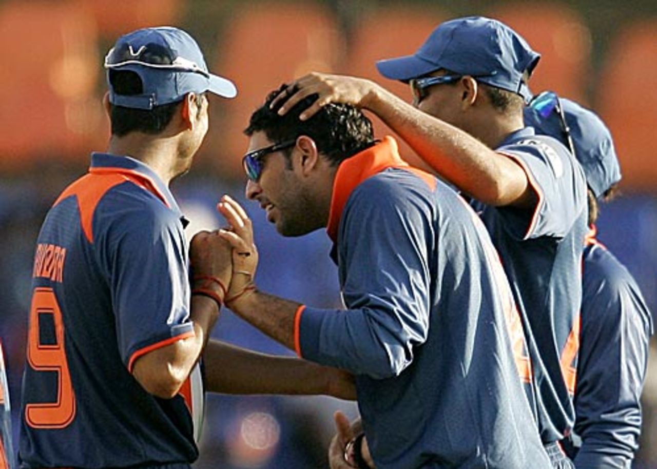 Yuvraj Singh finished with 3 for 31, India v New Zealand, 2nd match, Compaq Cup, Colombo, September 11, 2009
