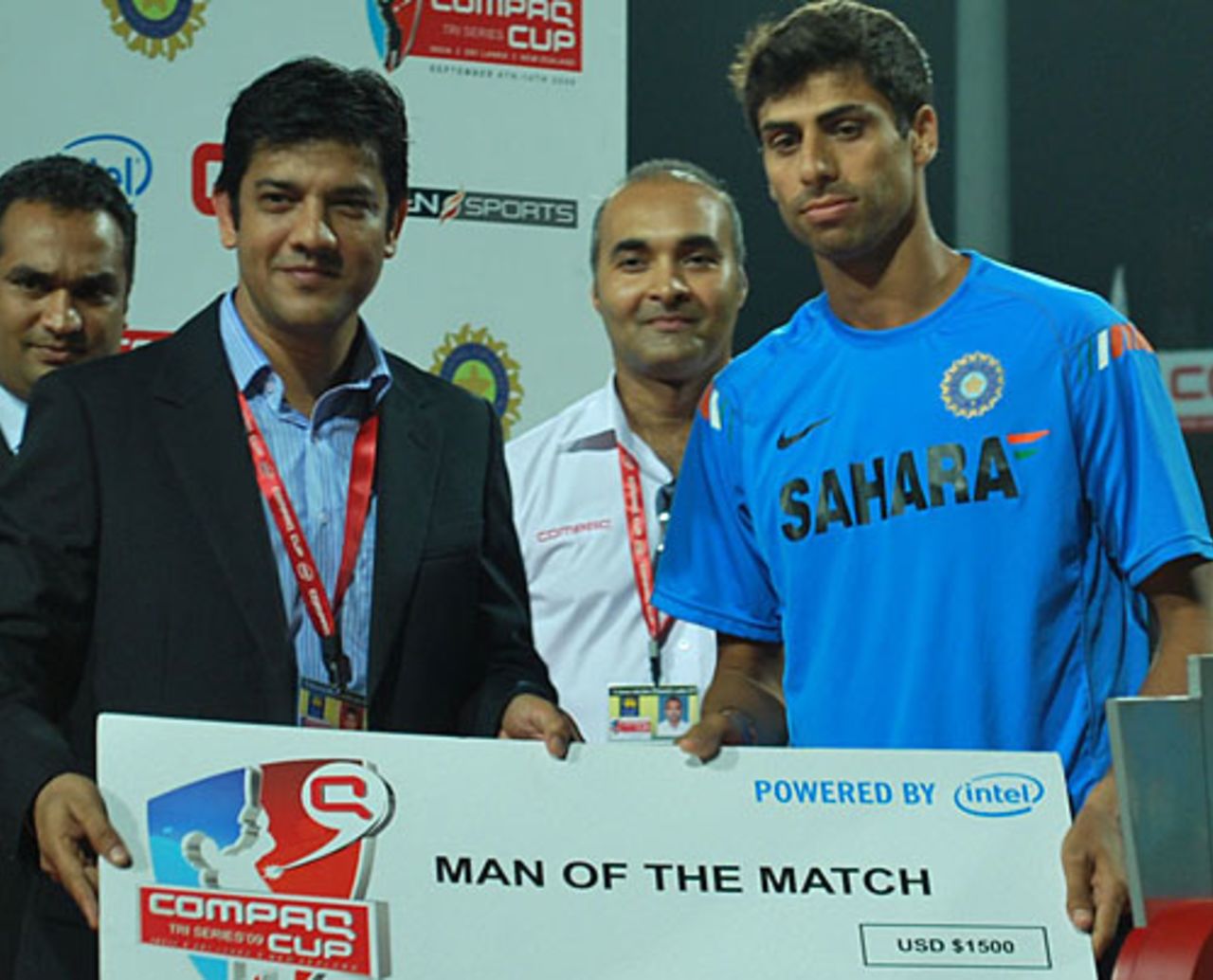 Ashish Nehra was the Man of the Match for his 3 for 24, India v New Zealand, 2nd match, Compaq Cup, Colombo, September 11, 2009