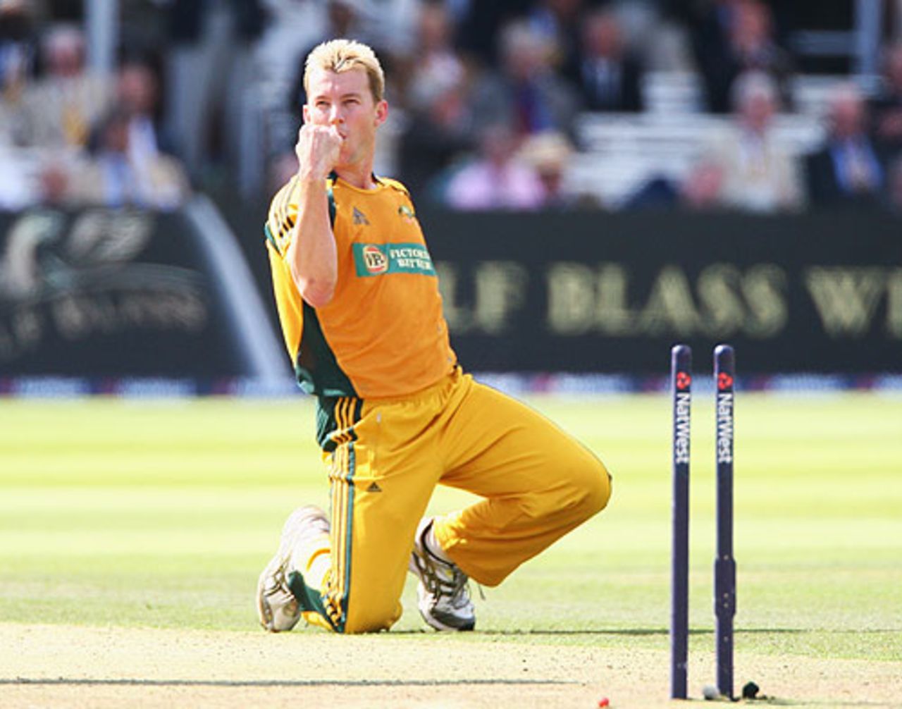 Brett Lee's yorkers proved unplayable as he claimed five wickets, England v Australia, 4th ODI, Lord's, September 12, 2009