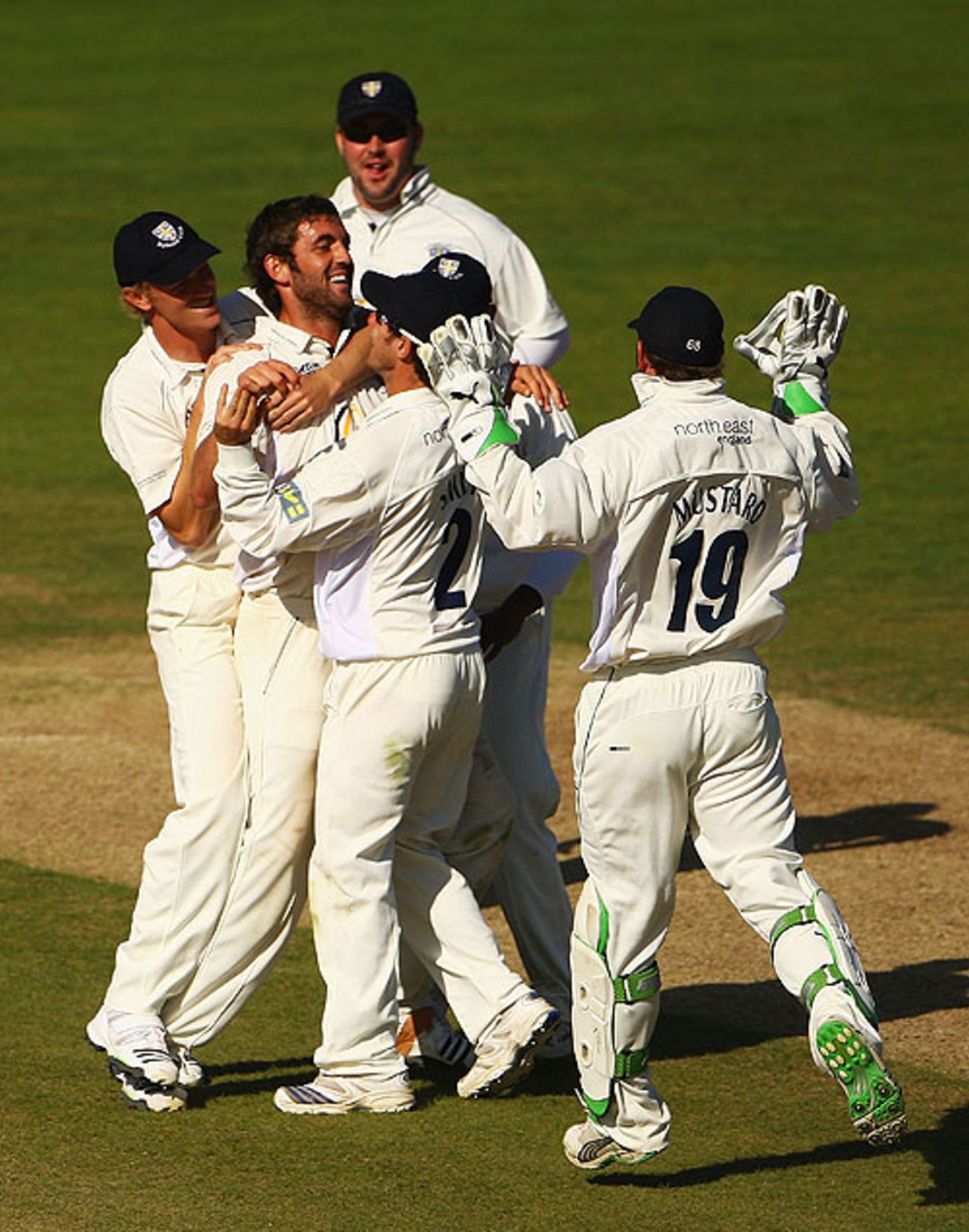 Liam Plunkett strikes as Durham close in on victory over Nottinghamshire at Chester-le-Street, September 12, 2009