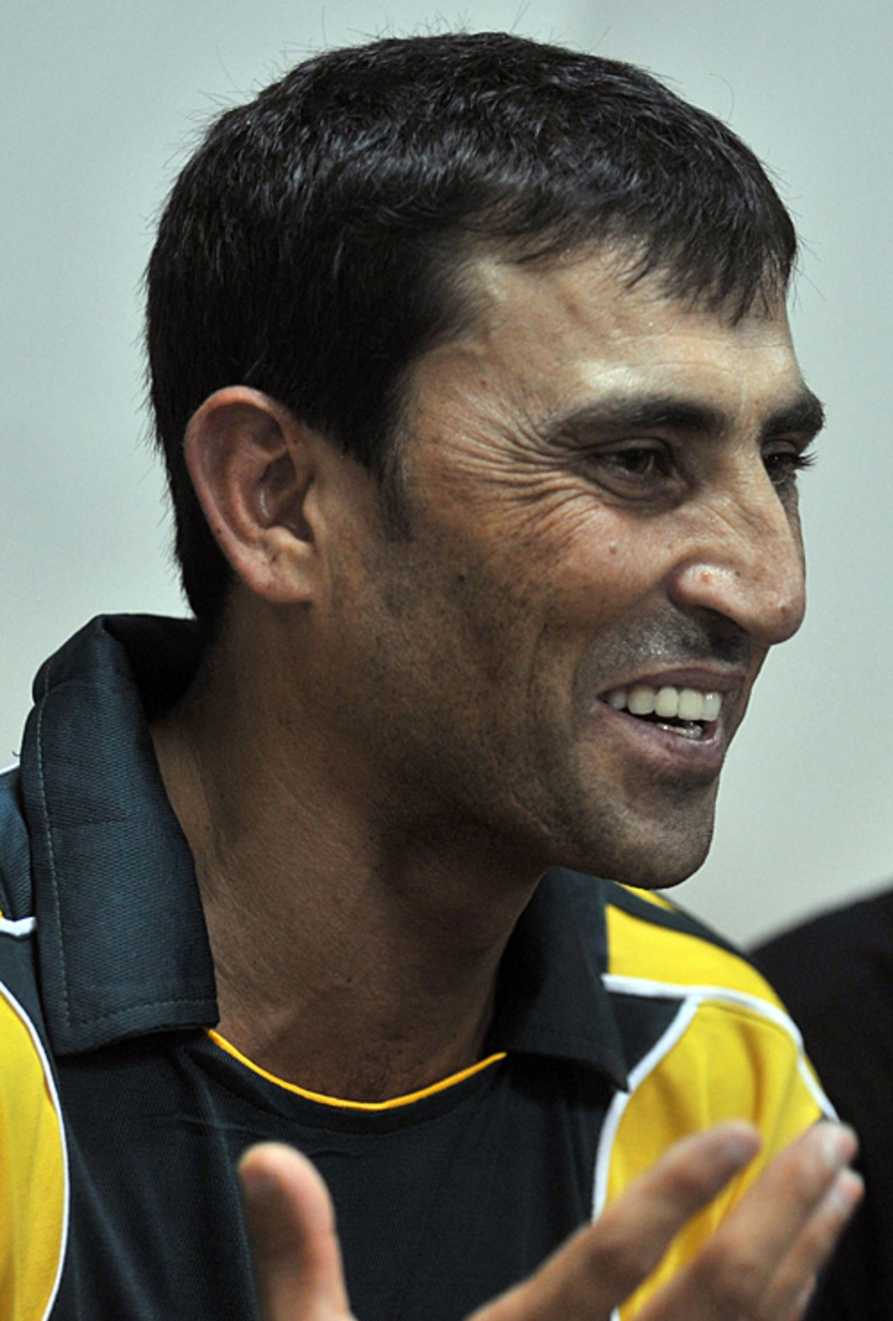 Younis Khan speaks to reporters, Karachi, September 16, 2009