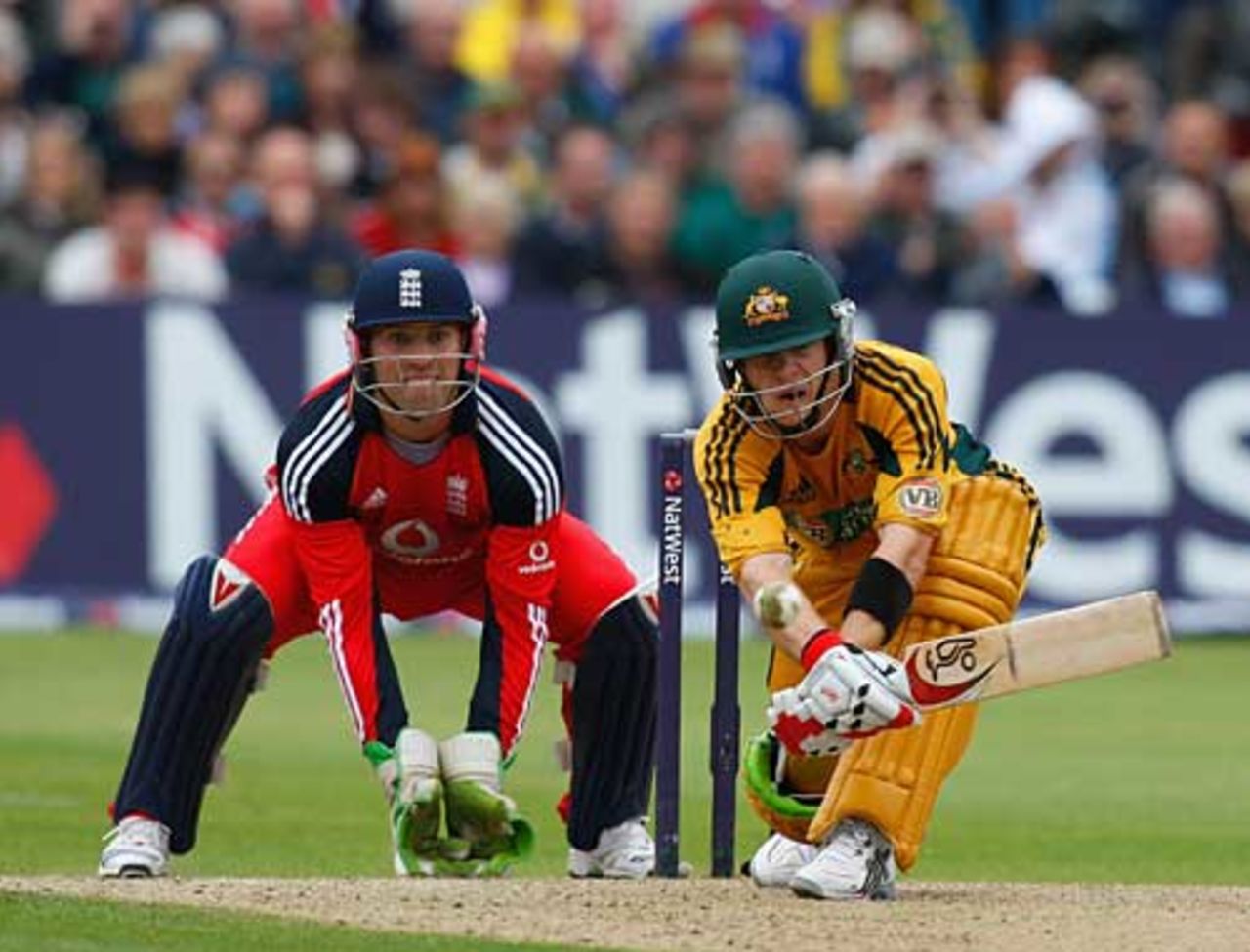 Tim Paine reverse sweeps Graeme Swann for four, England v Australia, 6th ODI, Trent Bridge, September 17, 2009
