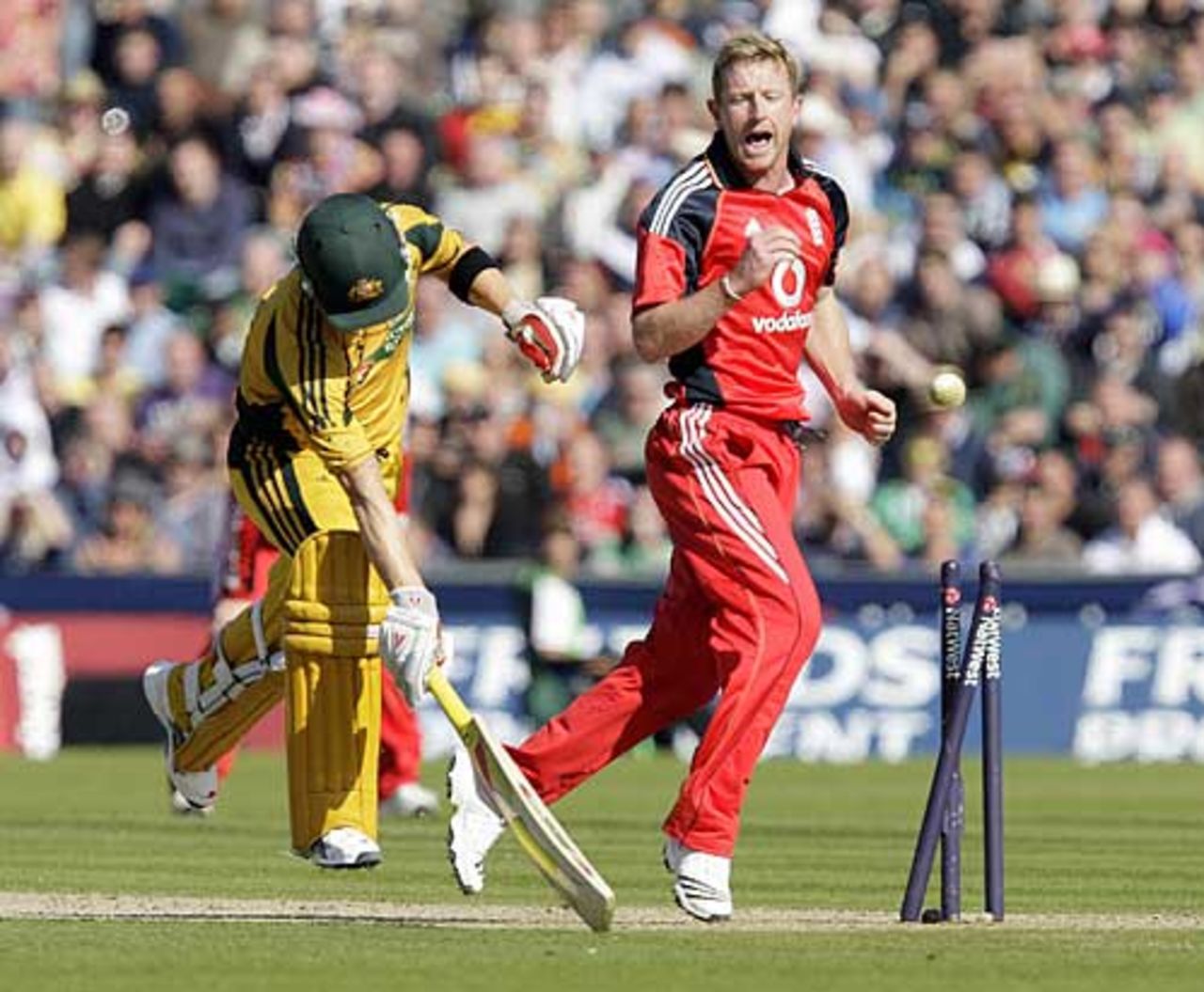 Paul Collingwood completes the run out of Michael Clarke, England v Australia, 7th ODI, Chester-le-Street, September 20, 2009