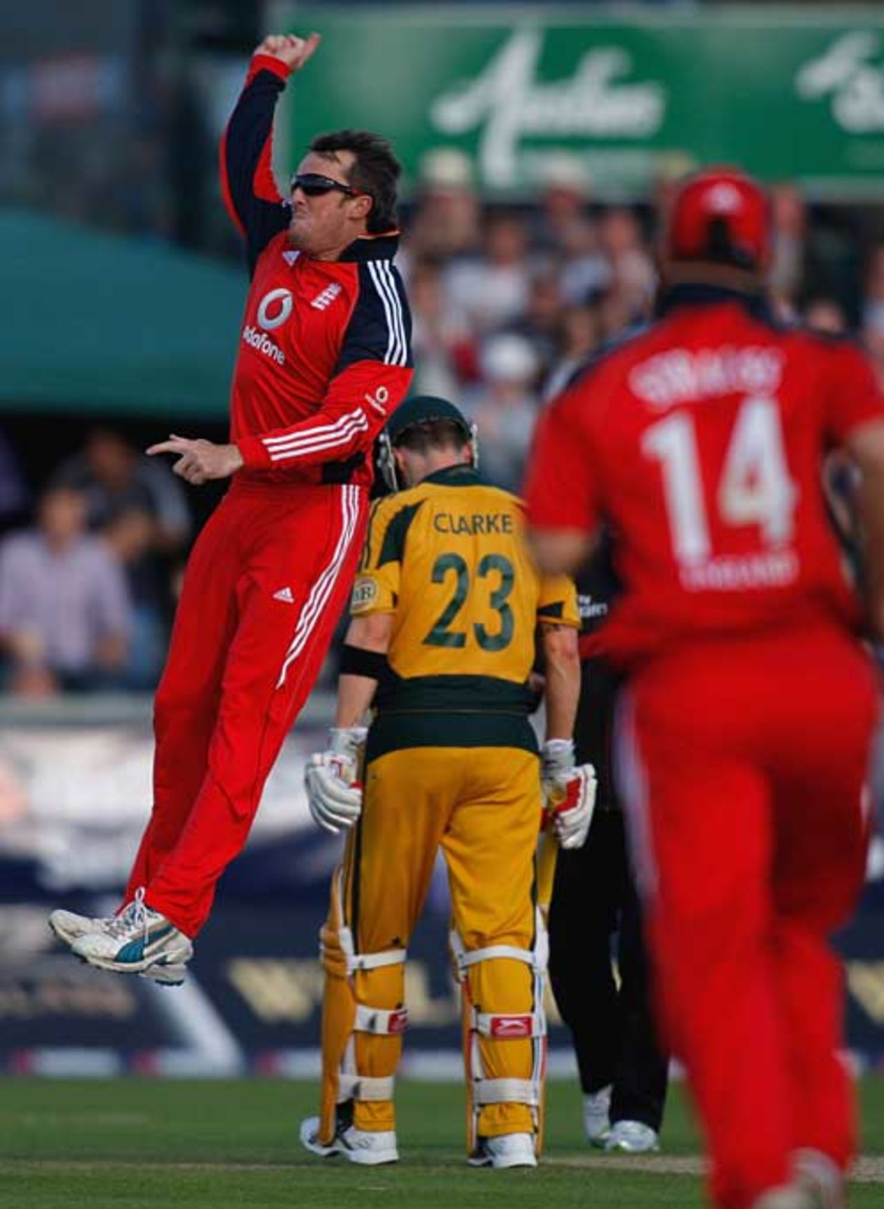 Graeme Swann celebrates his dismissal of Ricky Ponting, England v Australia, 7th ODI, Chester-le-Street, September 20, 2009