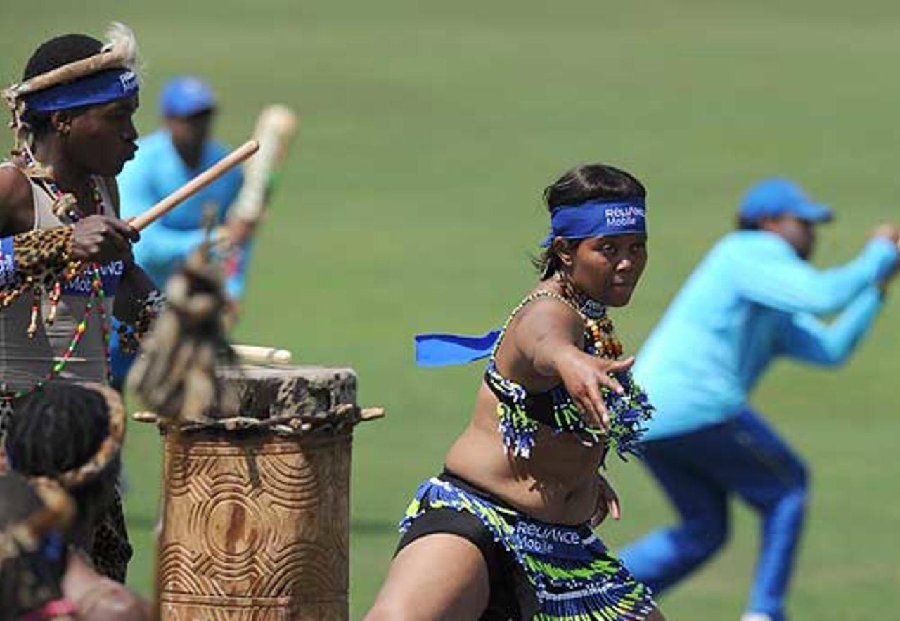 Zulu dancers go through their routine while Sri Lanka train, Centurion, September 21, 2009