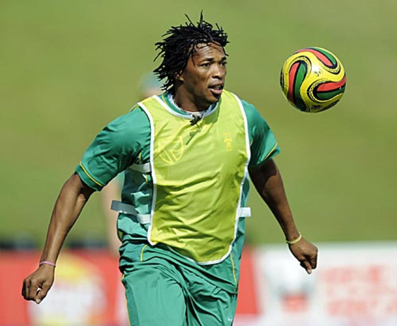 Makhaya Ntini warms up with a football, Centurion, September 21, 2009