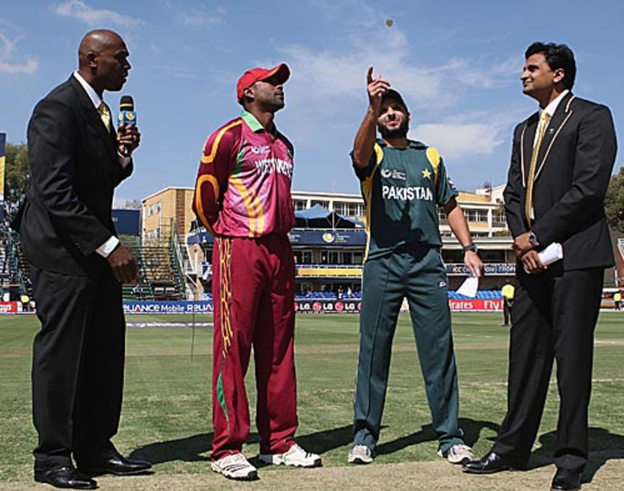 Floyd Reifer looks on as Shahid Afridi tosses the coin, Pakistan v West Indies, Champions Trophy, Group A, Johannesburg, September 23, 2009