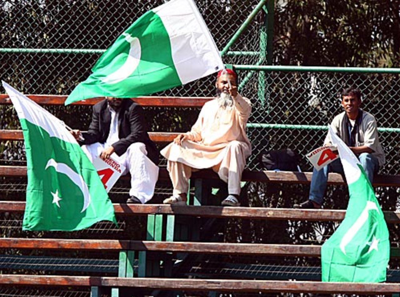 A trickle of Pakistan fans at the ground, Pakistan v West Indies, Champions Trophy, Group A, Johannesburg, September 23, 2009