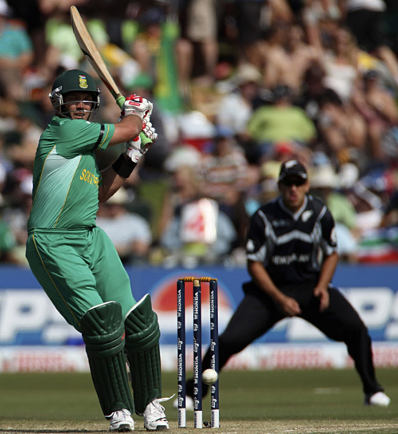 Jacques Kallis gets it past midwicket, South Africa v New Zealand, Champions Trophy, Group B, Centurion, September 24, 2009