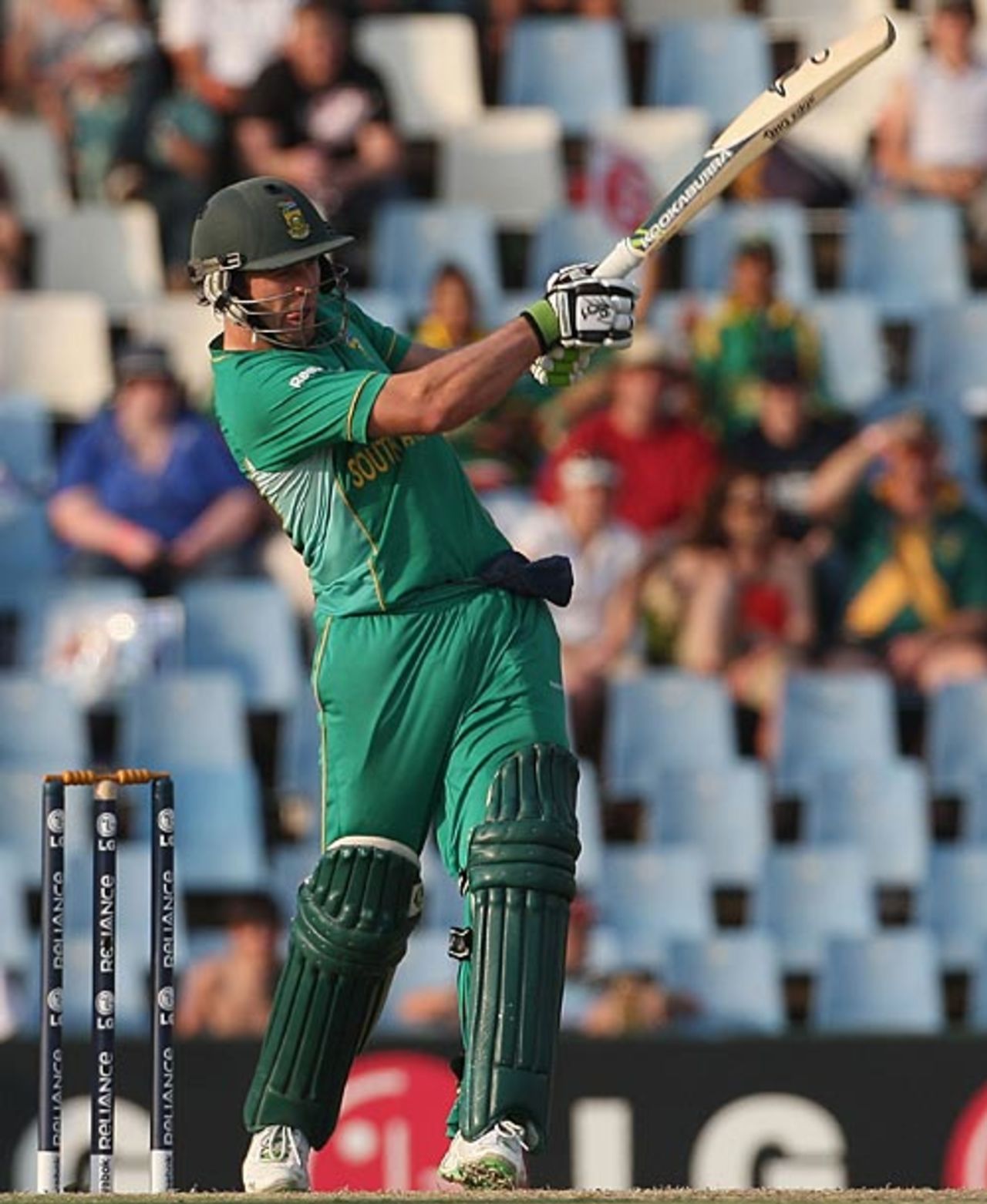 AB de Villiers pulls during his fifty, South Africa v New Zealand, Champions Trophy, Group B, Centurion, September 24, 2009