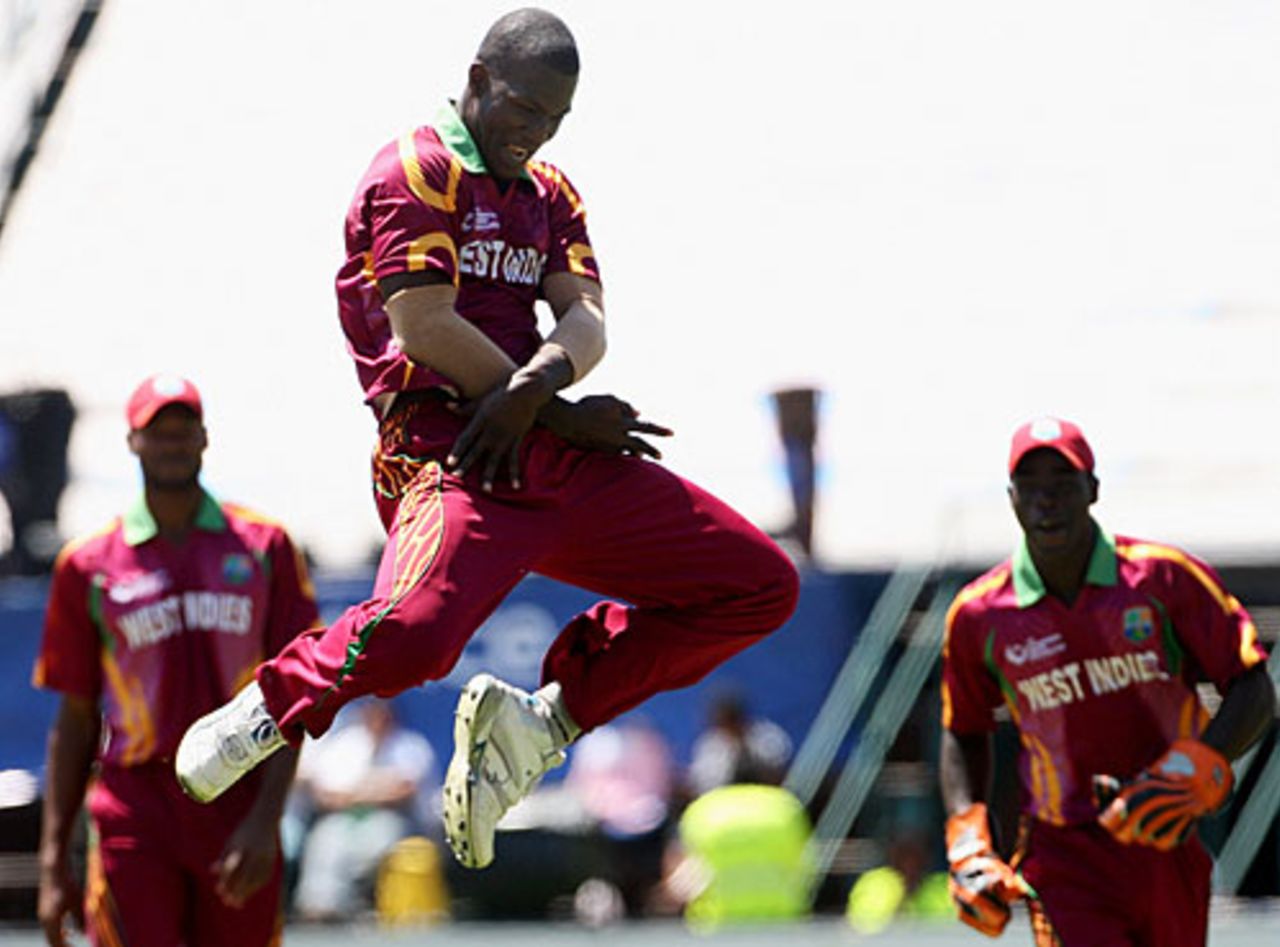 Darren Sammy celebrates James Hopes' wicket, Australia v West Indies, ICC Champions Trophy, Group A, Johannesburg, September 26, 2009
