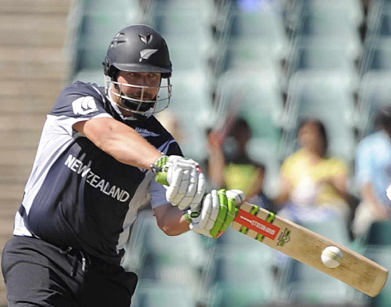 Jesse Ryder gives it the full treatment, New Zealand v Sri Lanka, ICC Champions Trophy, Group B, Johannesburg, September 27, 2009