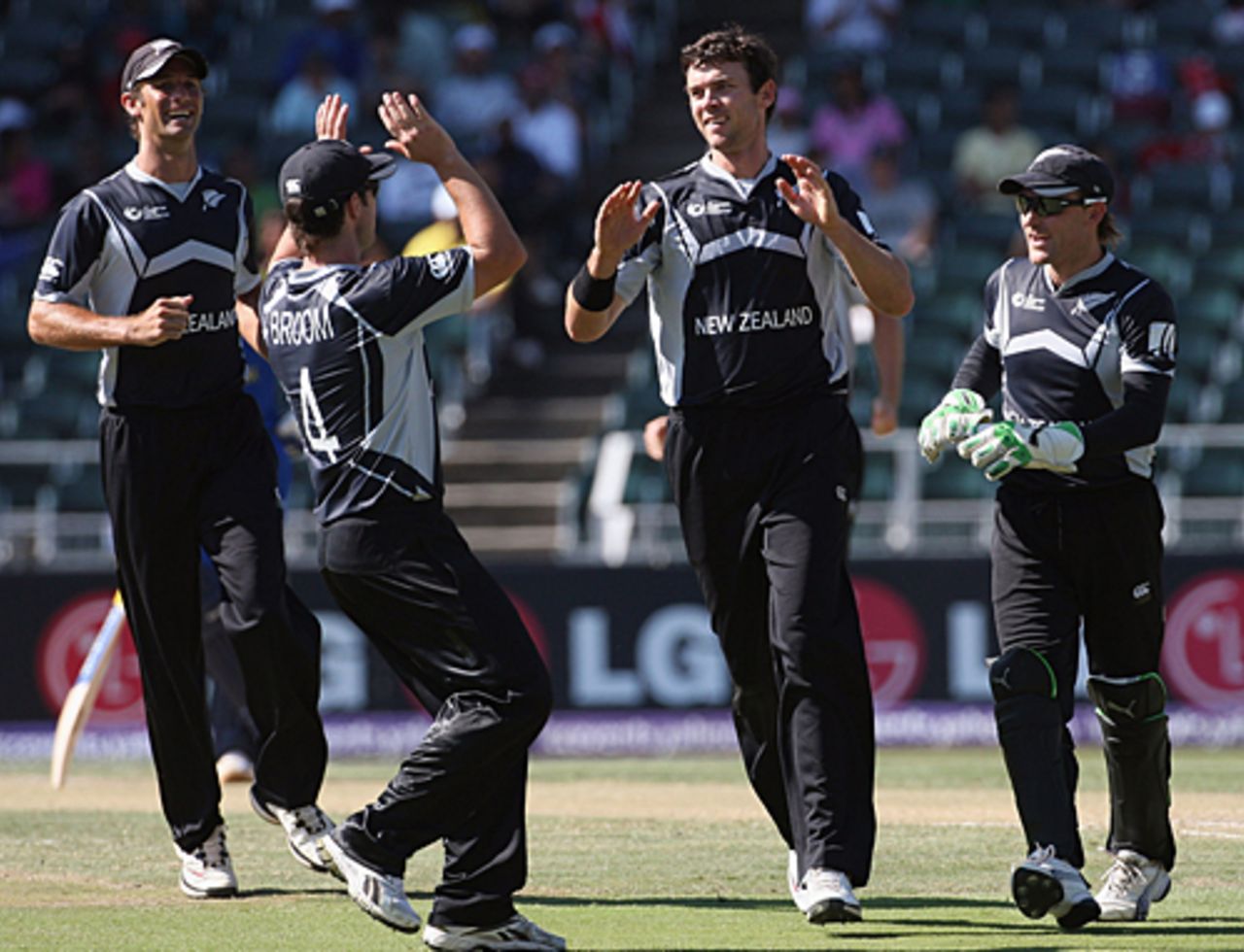 James Franklin gets the congratulations after dismissing Angelo Mathews, New Zealand v Sri Lanka, ICC Champions Trophy, Group B, Johannesburg, September 27, 2009