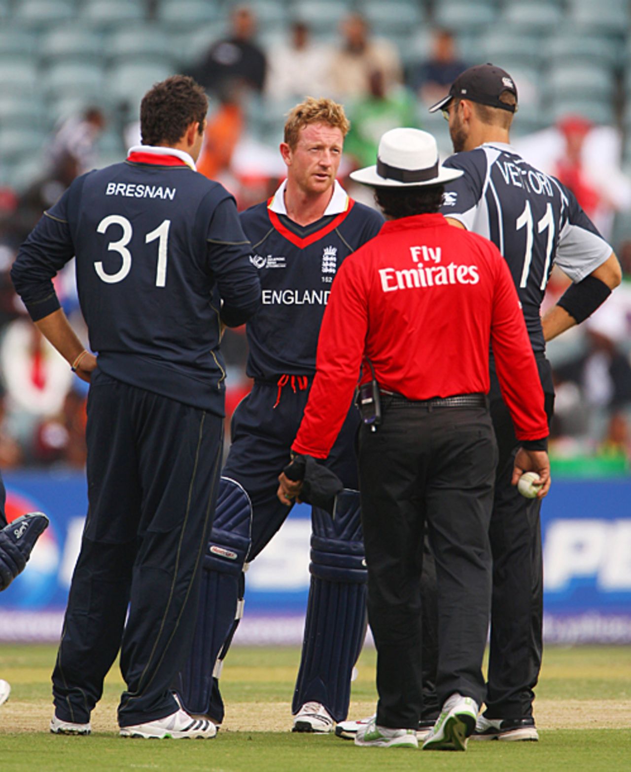 Debate ensues over a run-out involving Paul Collingwood, England v New Zealand, ICC Champions Trophy, Group B, Johannesburg, September 29, 2009