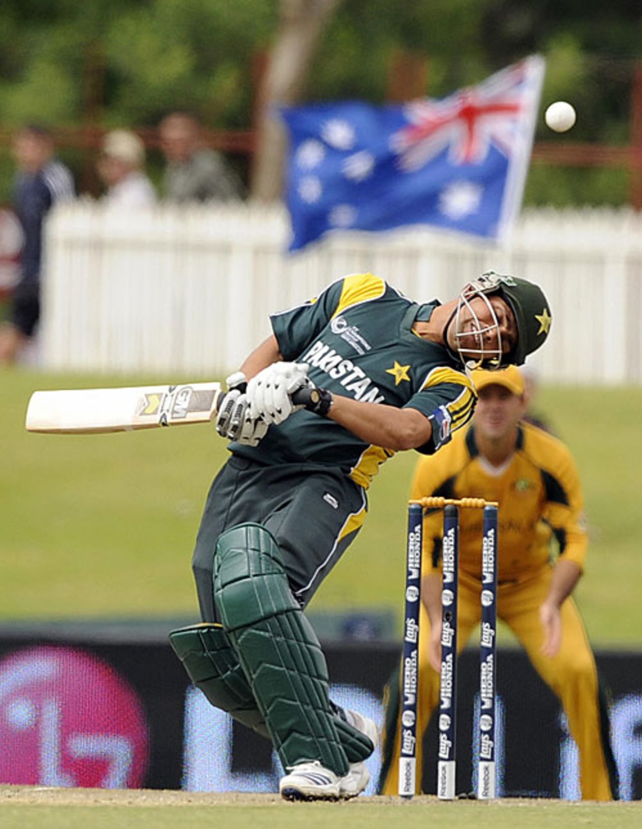 Kamran Akmal swerves away from a bouncer, Australia v Pakistan, ICC Champions Trophy, Group A, Centurion, September 30, 2009