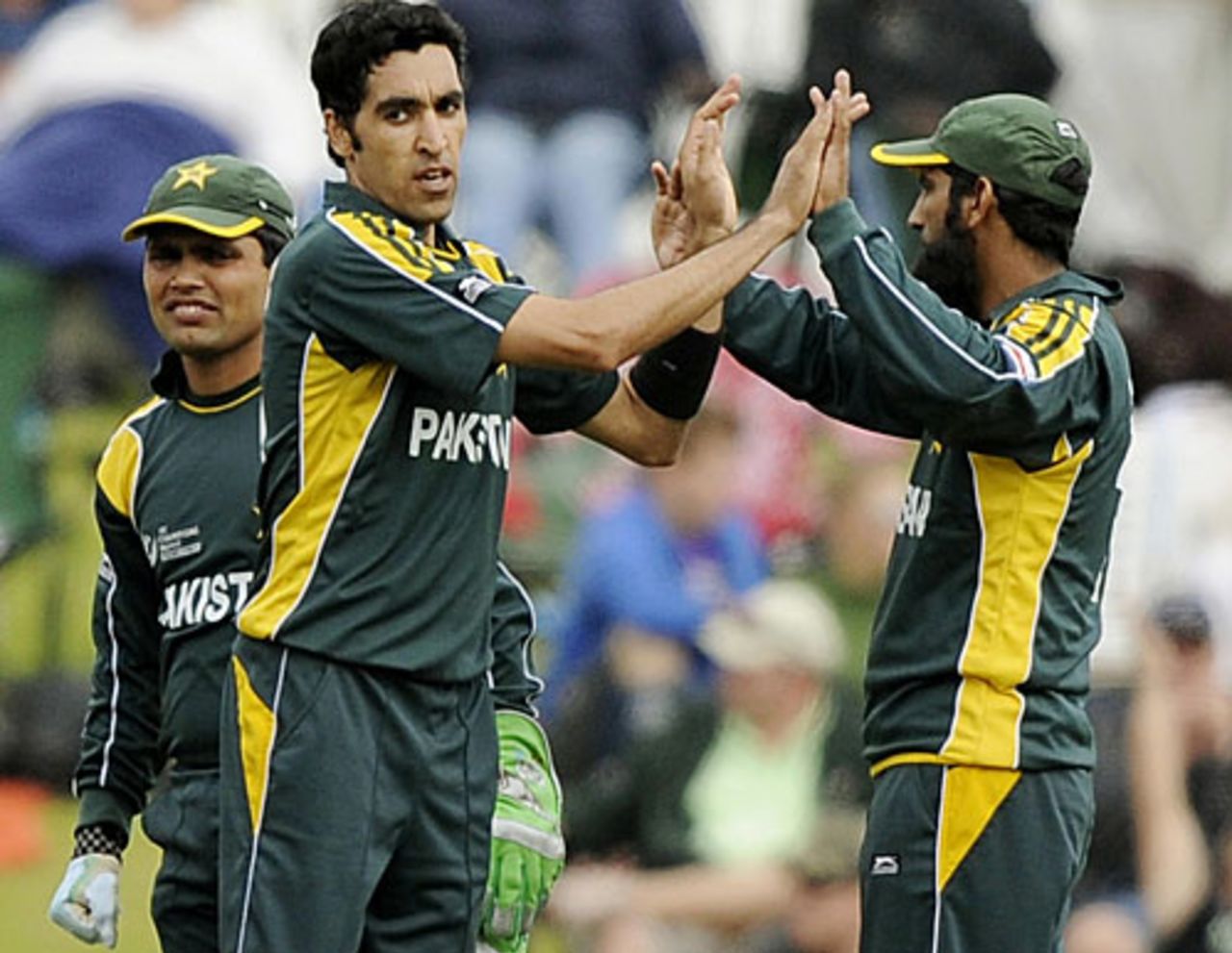 Umar Gul is congratulated for Shane Watson's wicket, Australia v Pakistan, ICC Champions Trophy, Group A, Centurion, September 30, 2009