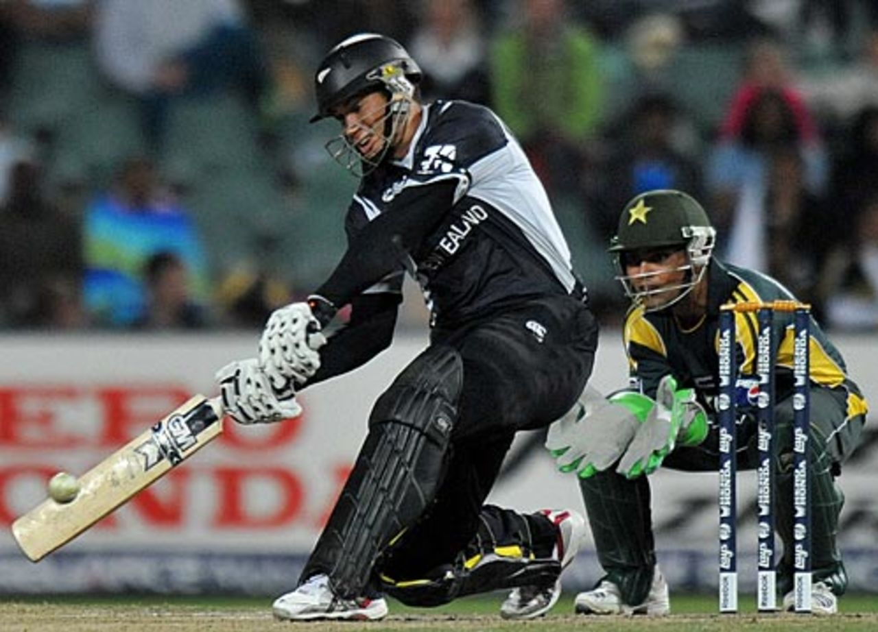 Ross Taylor launches the ball over deep midwicket, New Zealand v Pakistan, ICC Champions Trophy, 2nd semi-final, Johannesburg, October 3, 2009