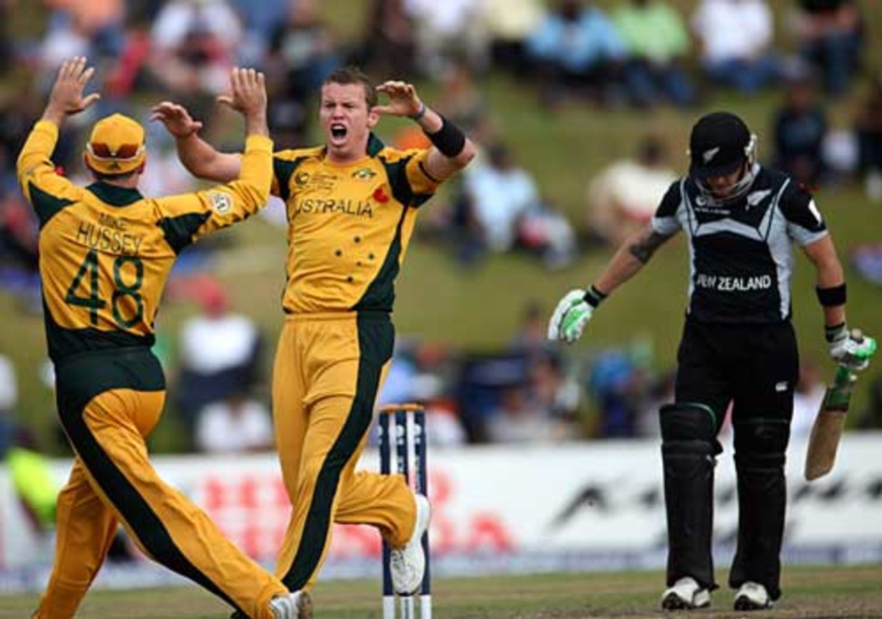 Peter Siddle made the early breakthrough when he removed Brendon McCullum for a duck, Australia v New Zealand, Champions Trophy final, Centurion Park, October 5, 2009