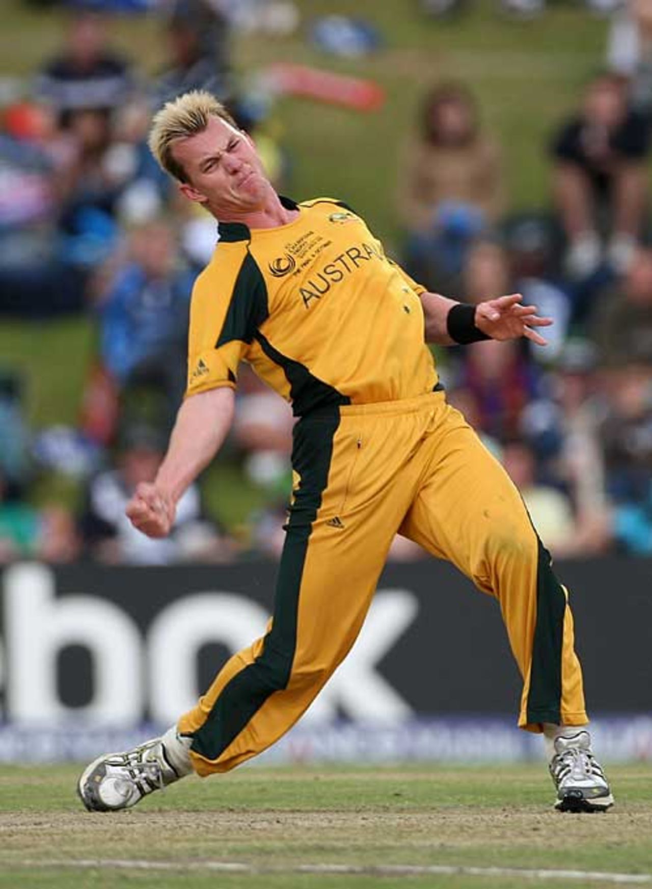 Brett Lee was pumped up after removing Grant Elliott, Australia v New Zealand, Champions Trophy final, Centurion Park, October 5, 2009
