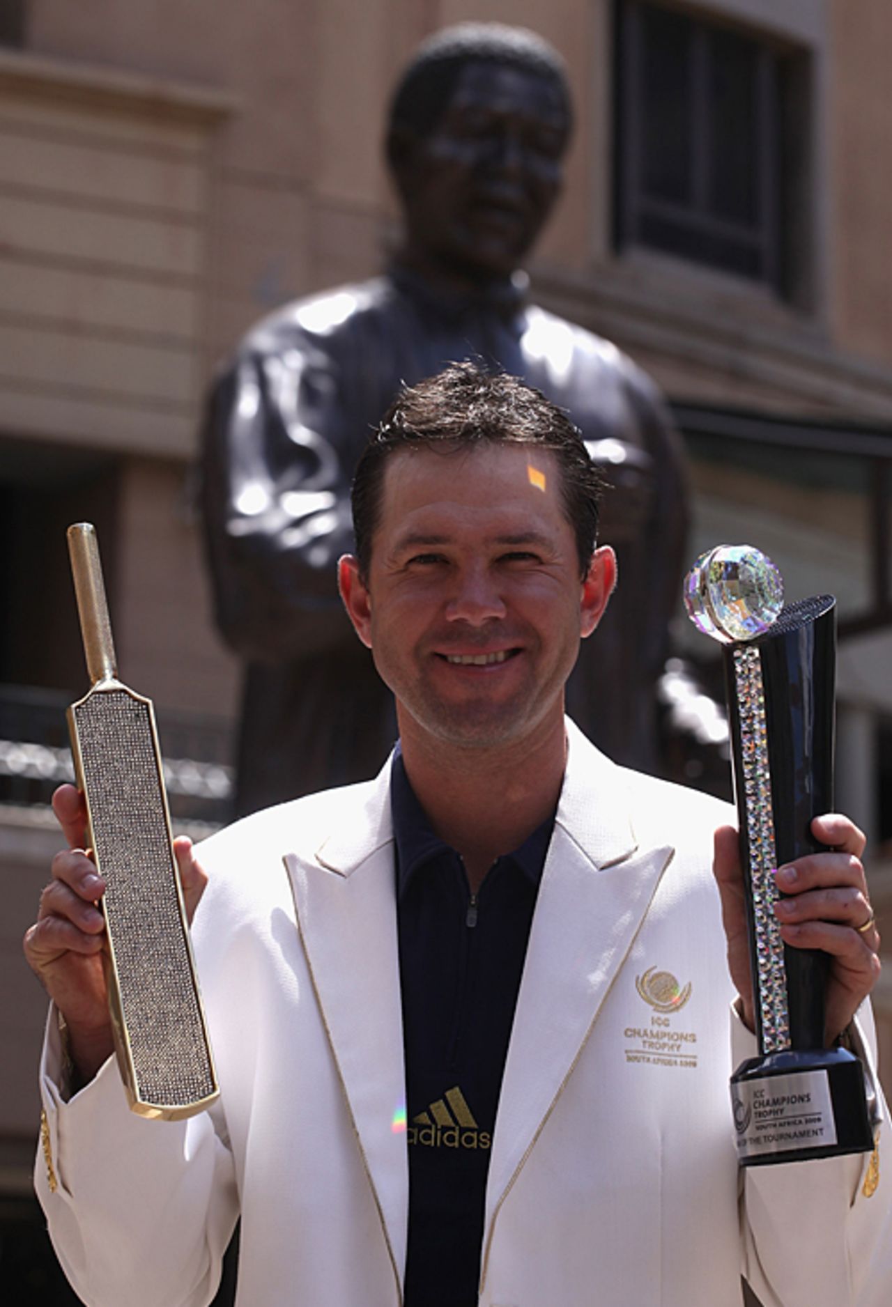 Ricky Ponting with the Player of the Series award and Golden bat at the Nelson Mandela Square, Johannesburg, October 6, 2009