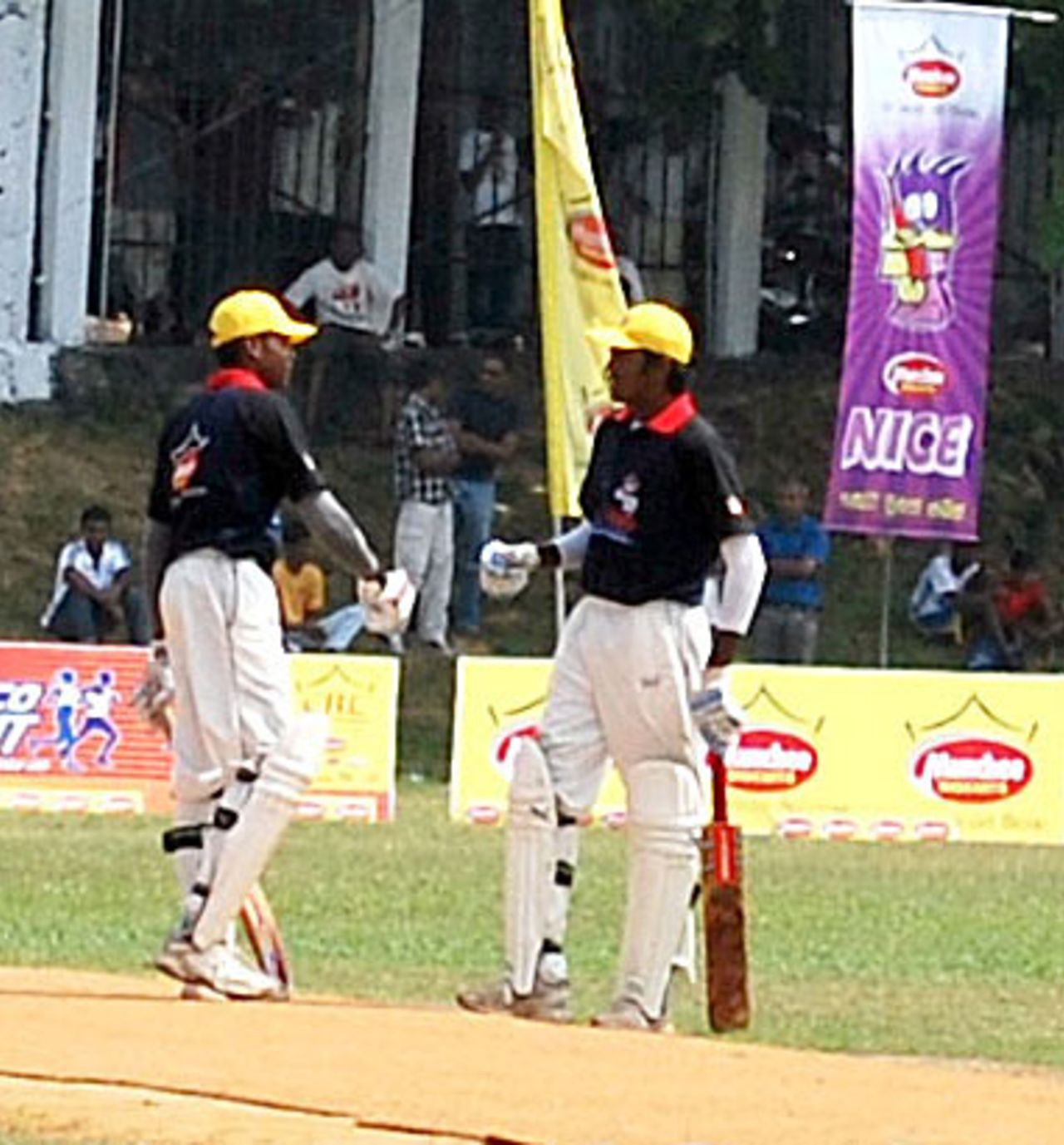 Nuwan Dharshana and Dinesh Walpita added 66 for St Thomas, Glucofit Cricket Sixes, Colombo, October 17, 2009