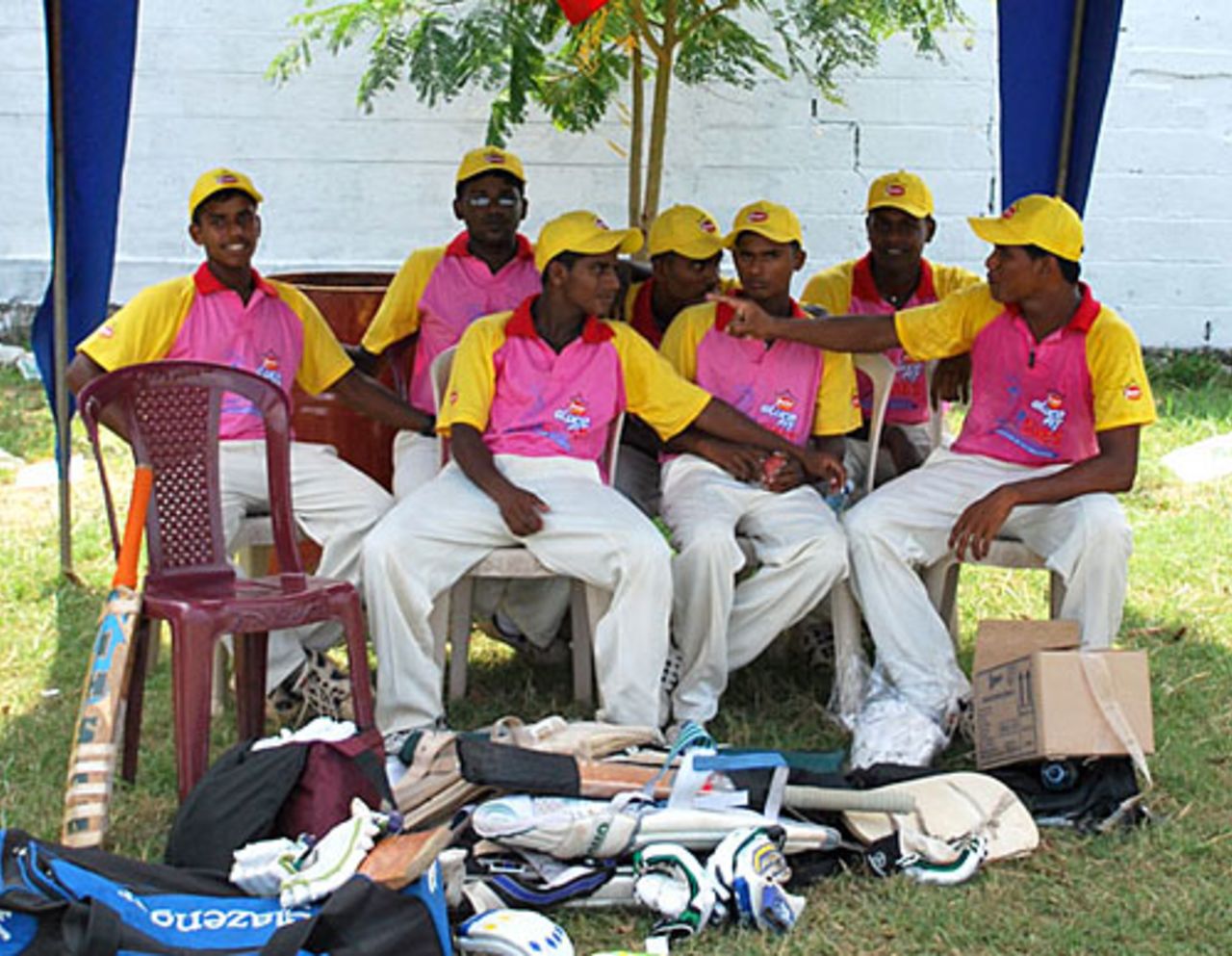 Jaffna players watch the match, Glucofit Cricket Sixes, Colombo, October 17, 2009